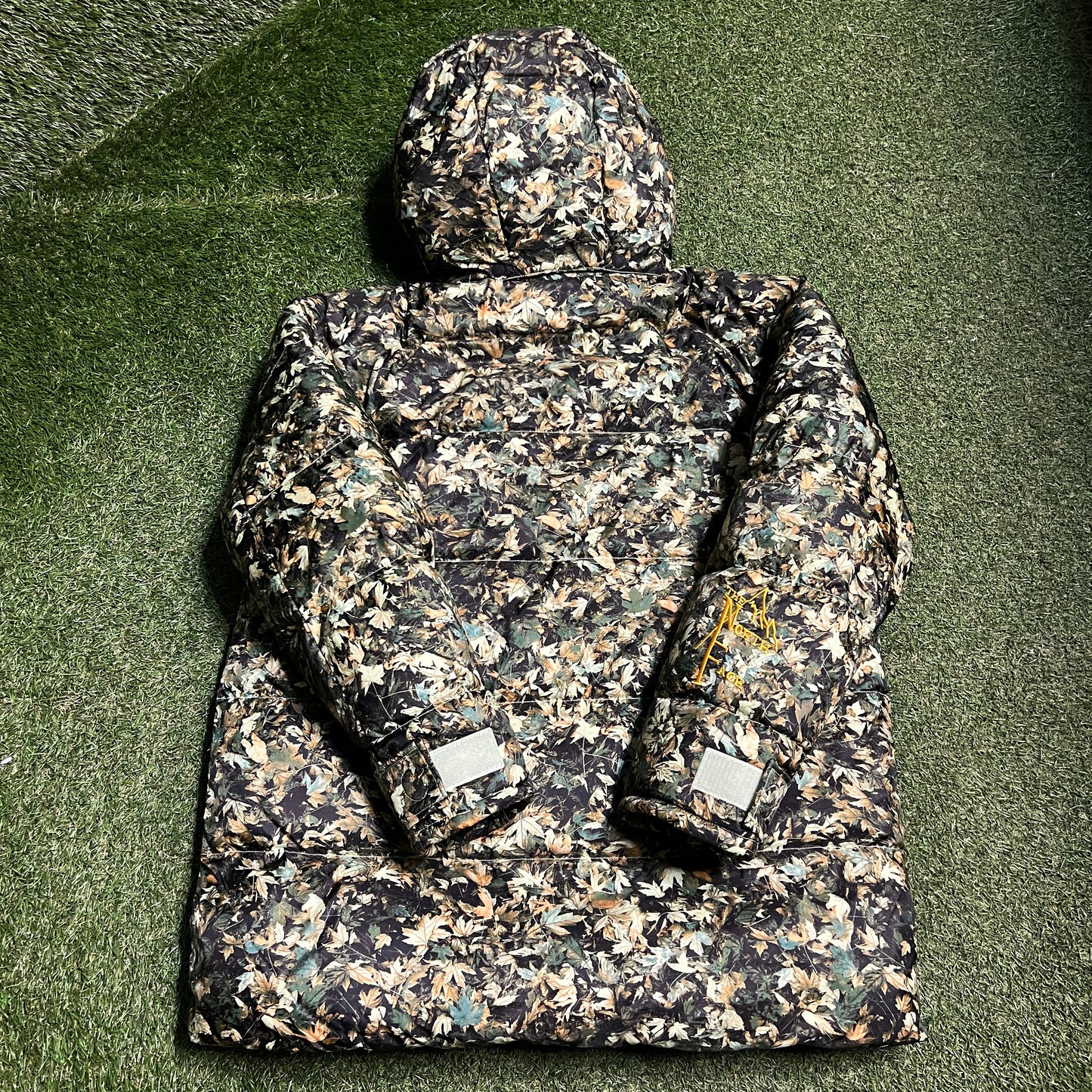 North Face 600 Series Heavy Leaves Camo Puffy Jacket Size XL USED v16547