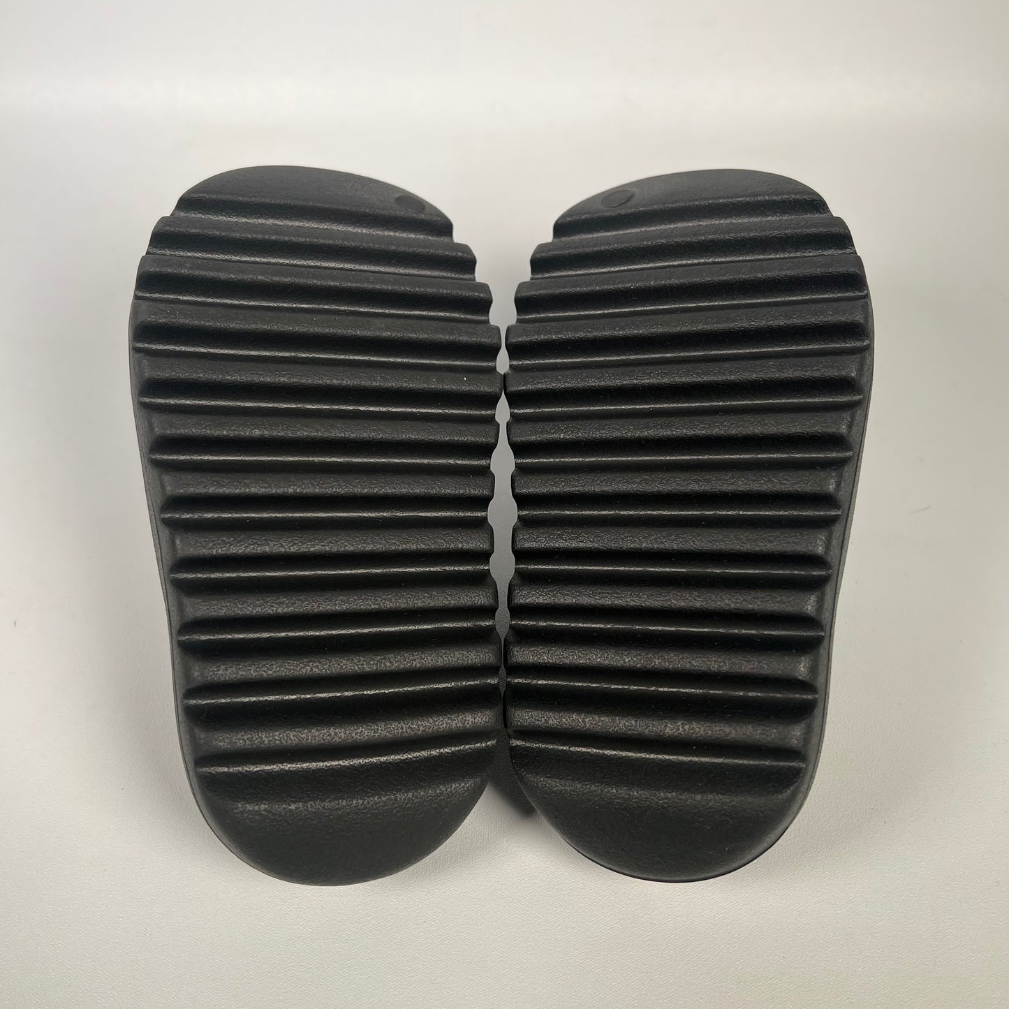 Yeezy Slide Onyx Siz 11k NEW s17921
