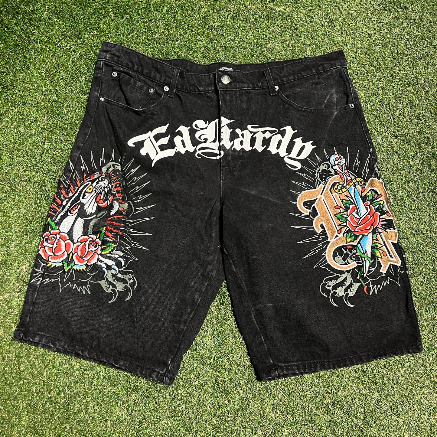 Ed Hardy Broken Promises Black Jean Jhorts Size 38 USED v16499