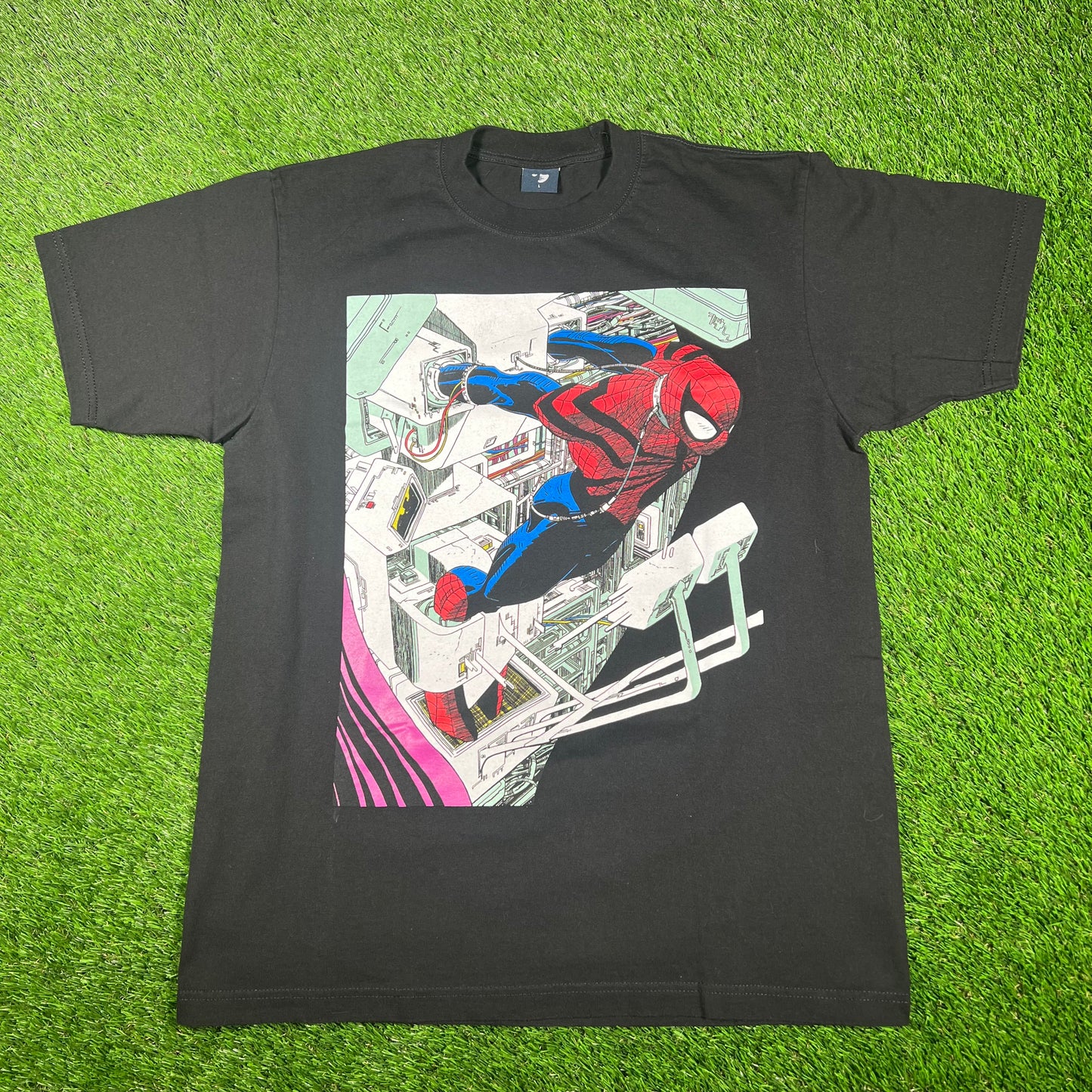 Mask and Disguise M.A.D. Marvel "Spiderman" Black Tee Size Large USED v17081