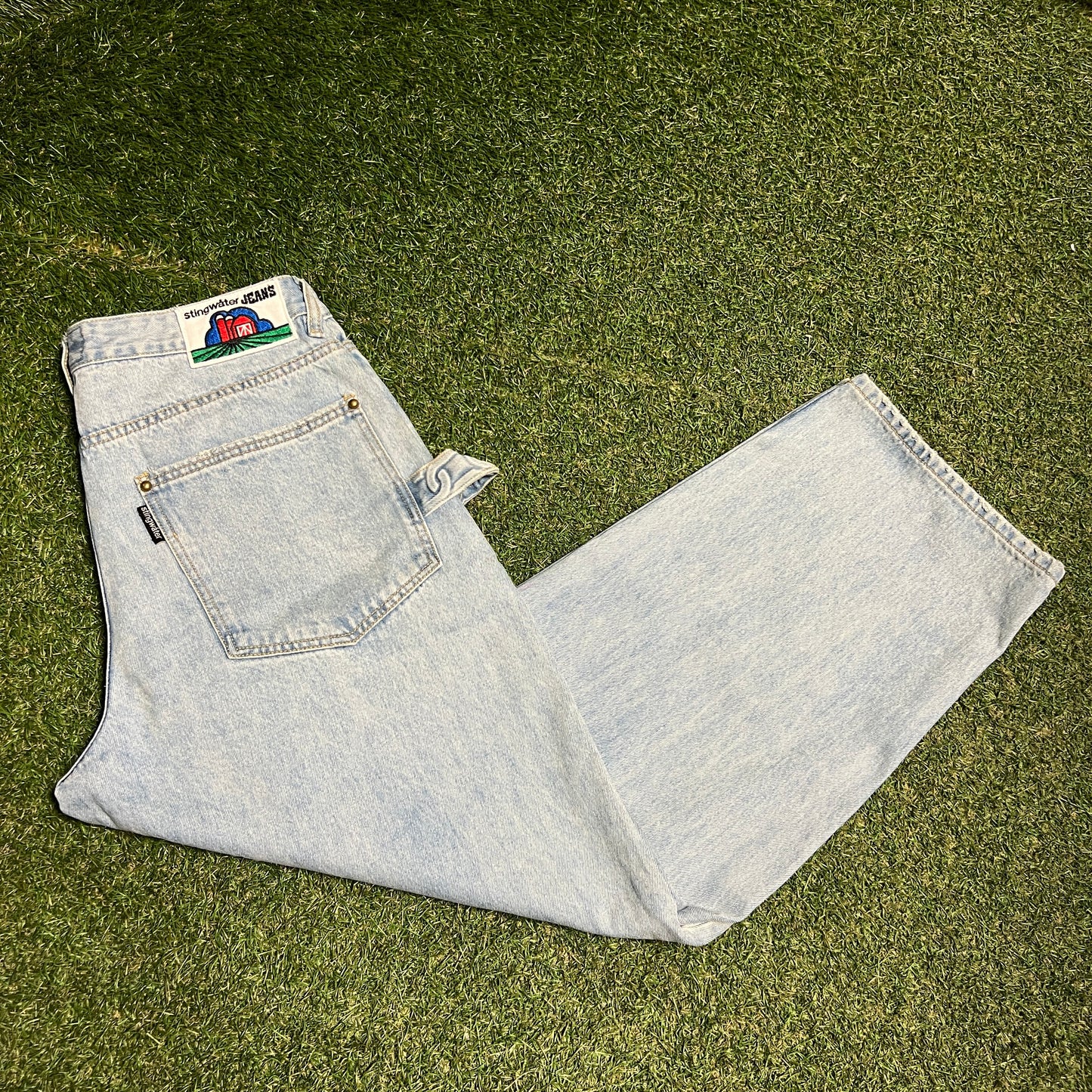 Stingwater Ready-to-Groe Blue Jeans Size Medium USED x14159