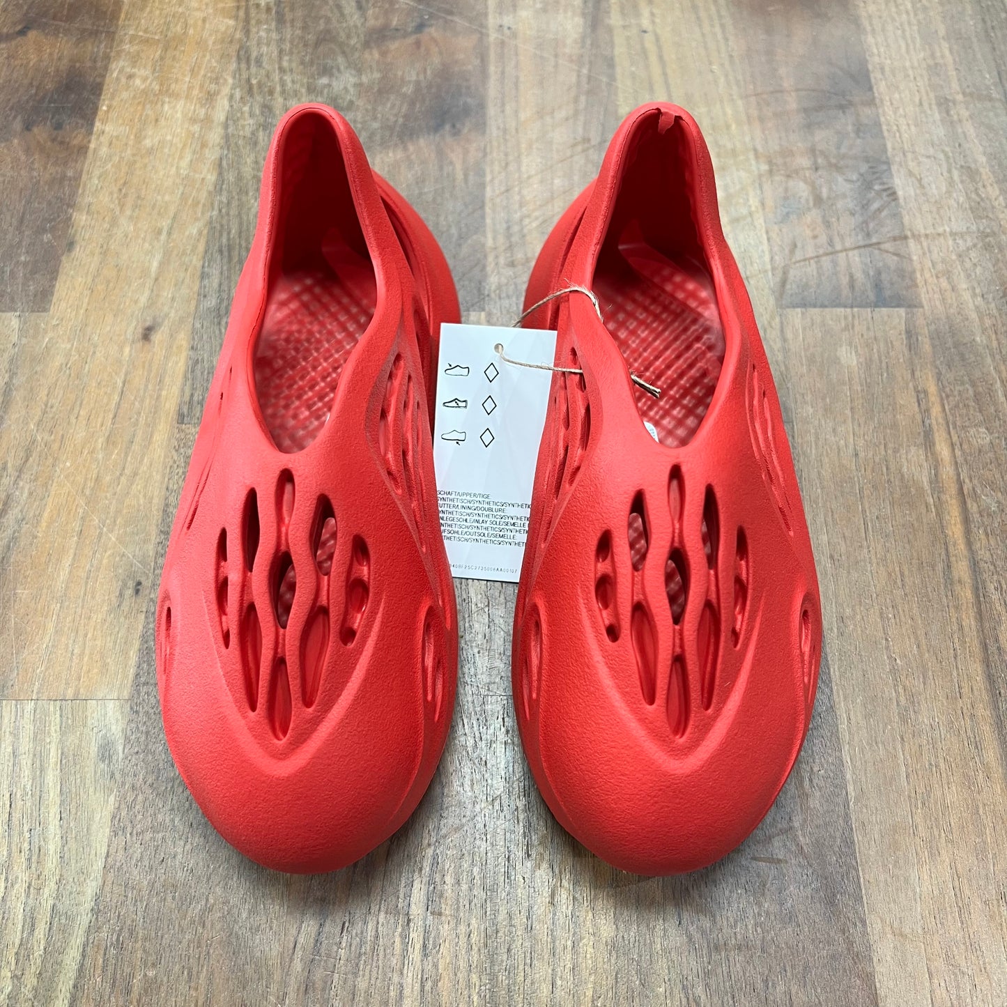 Yeezy Foam Runner Vermillion (Kids) Size 13K NEW s16419