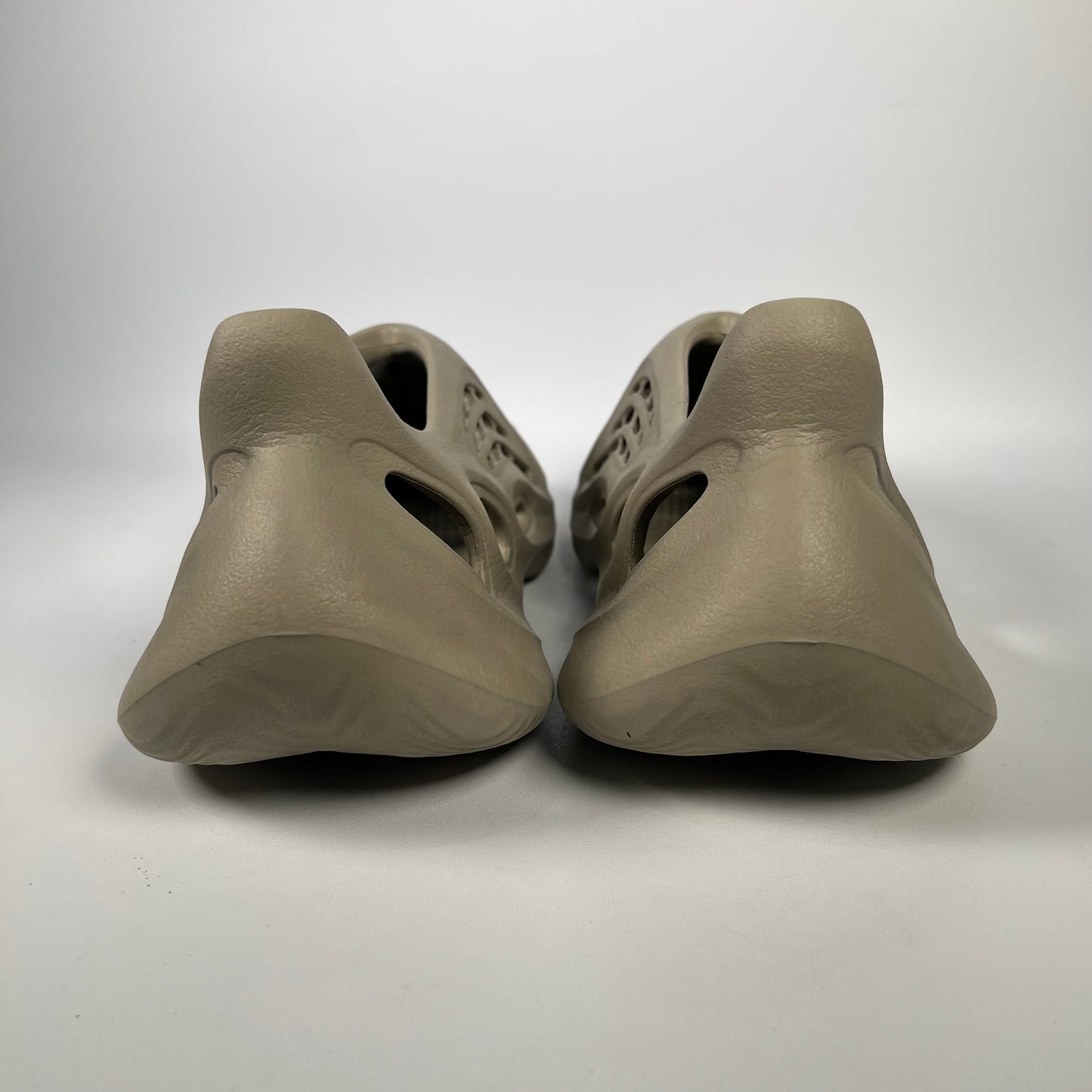 Yeezy Foam Runner Stone Salt (2023) Size 11 USED s18082