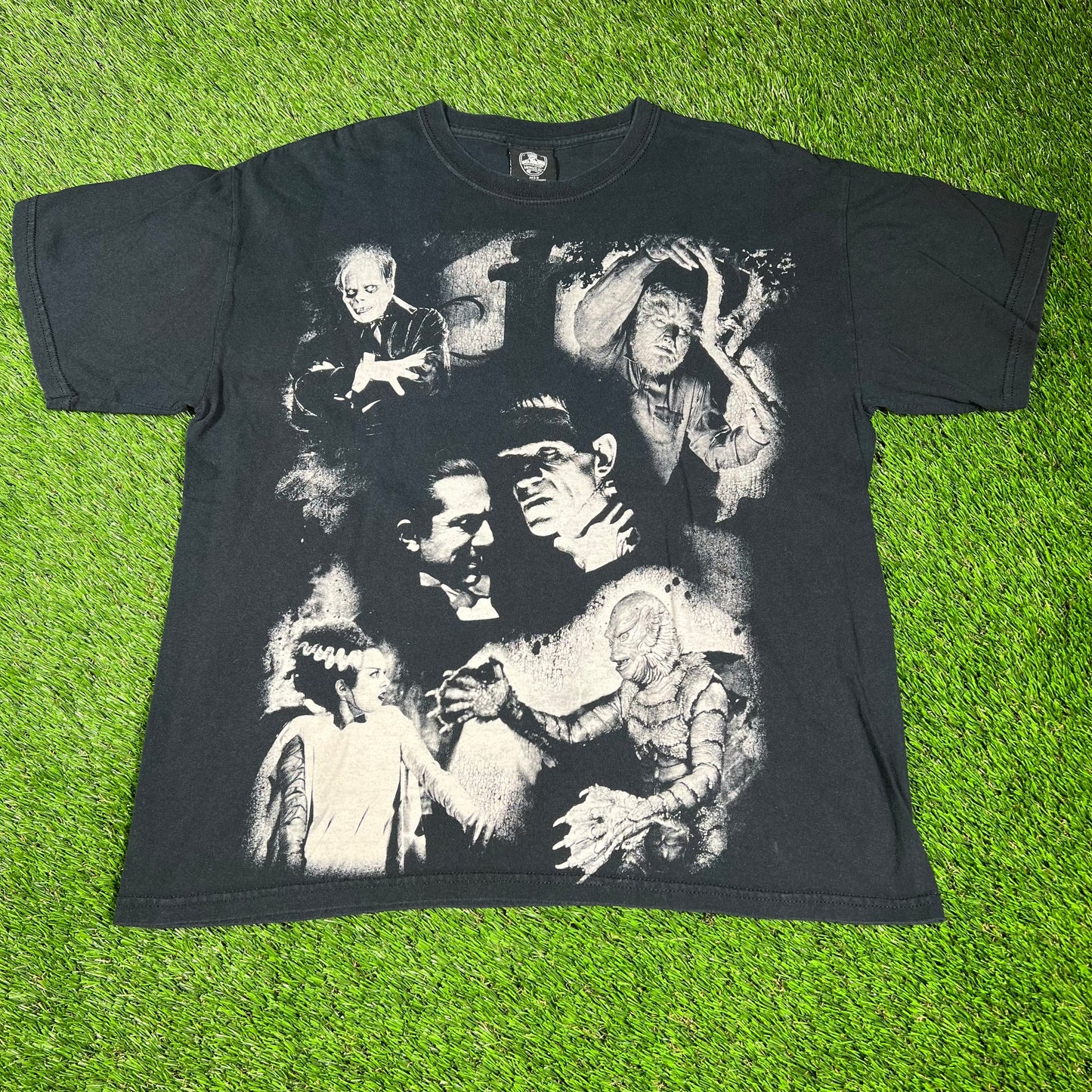 Y2K Monster Mash Up Black Tee Size Large USED v16639