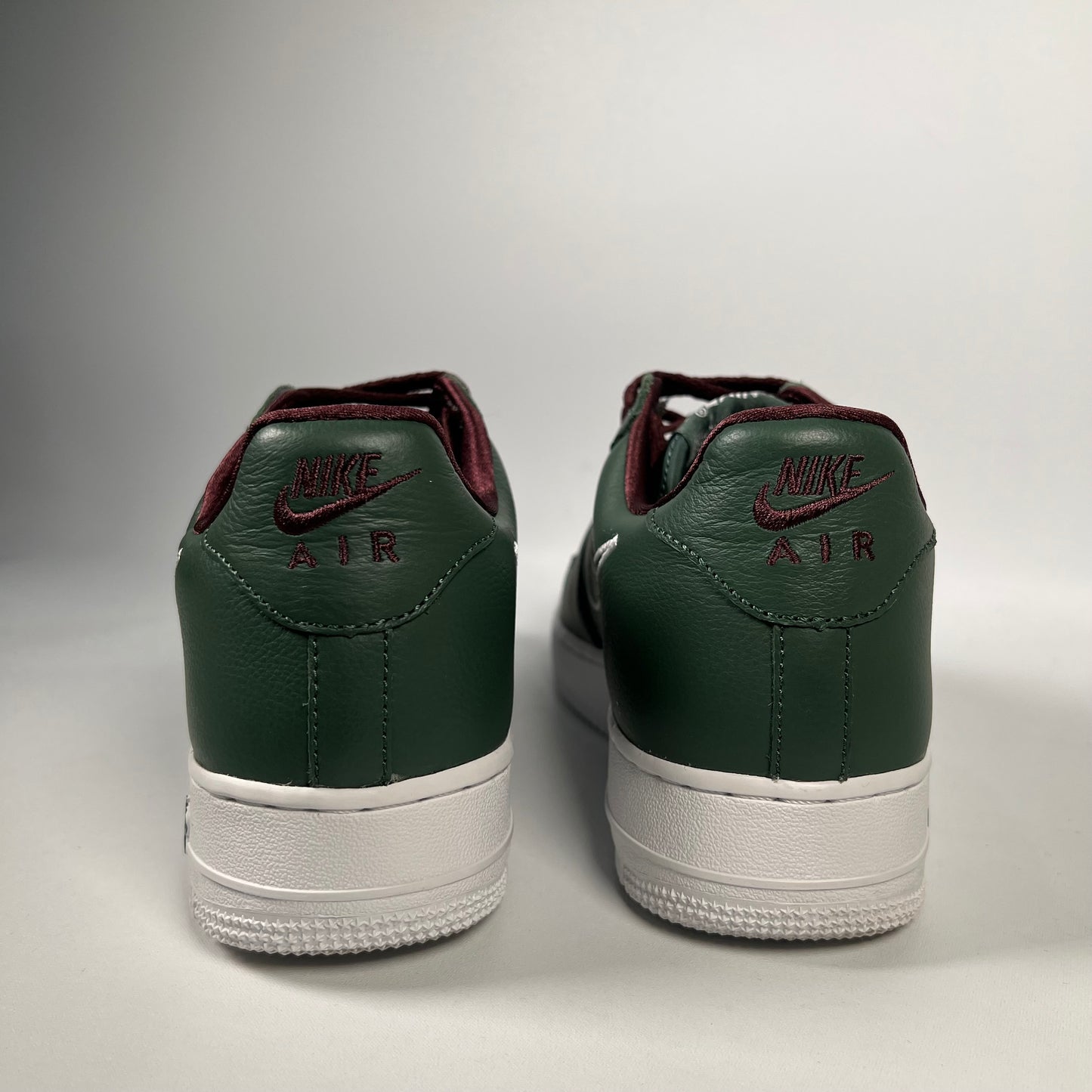 Nike Air Force One Low Hong Kong (2018) Size 8 USED s18259