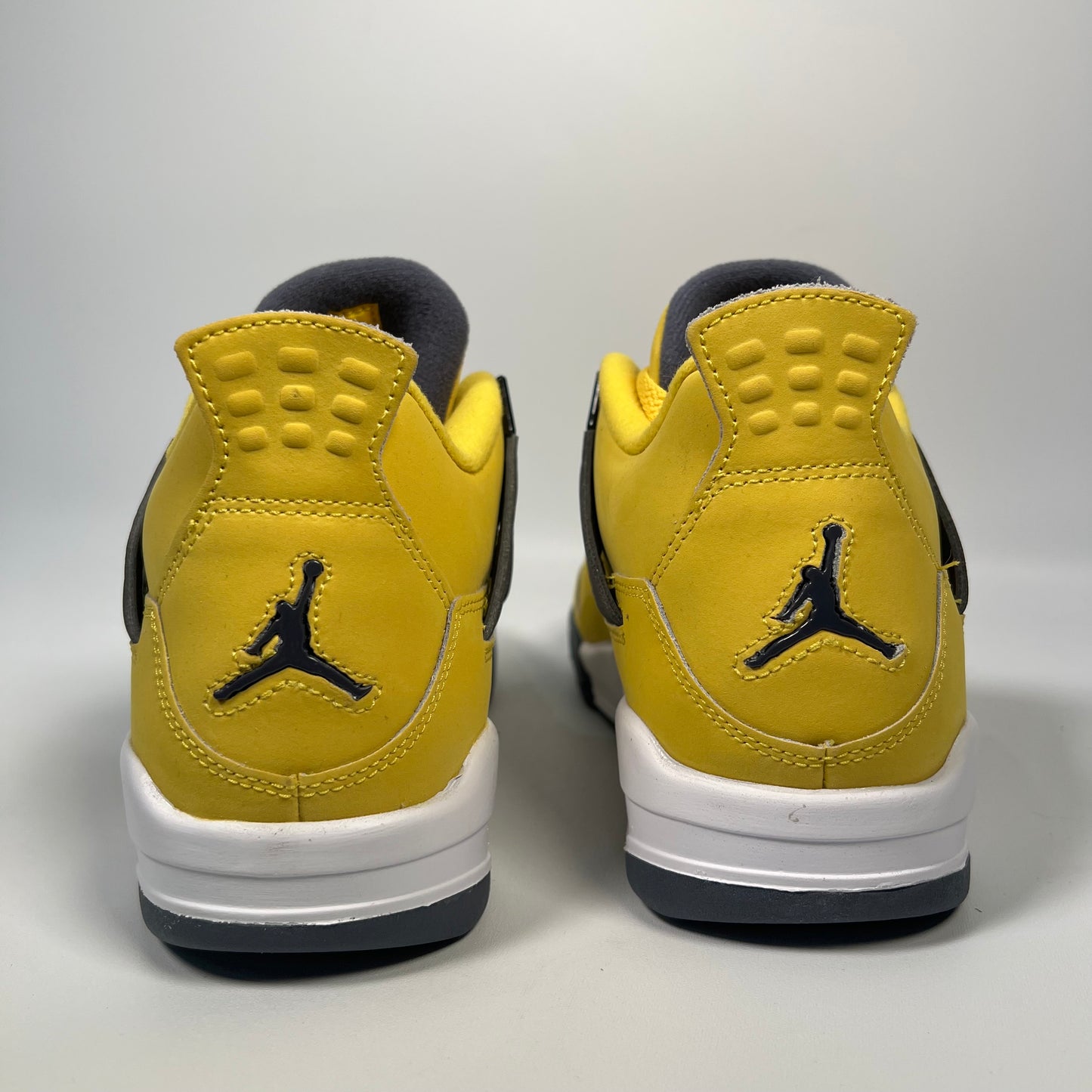 Jordan 4 Lightning (2021) Size 7y NEW s17688