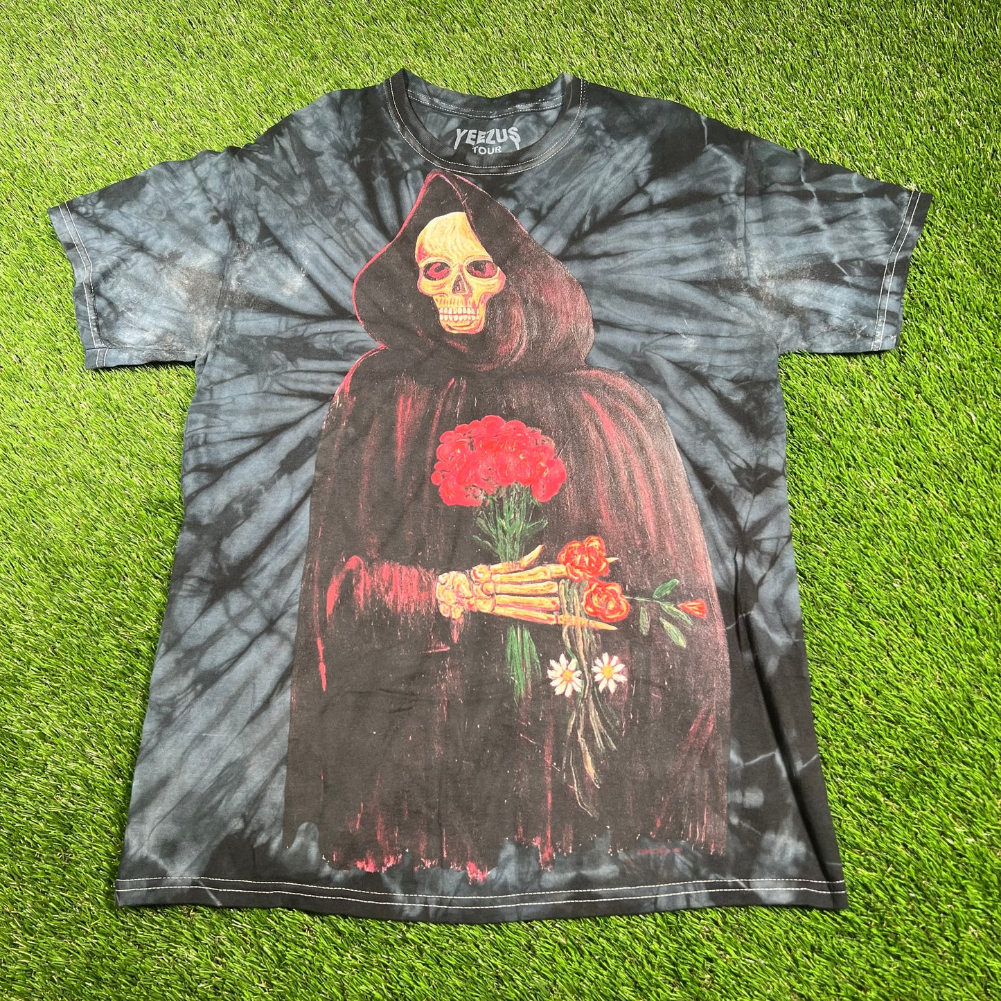 Yeezus Reaper Tour Tee Size Medium USED x14449