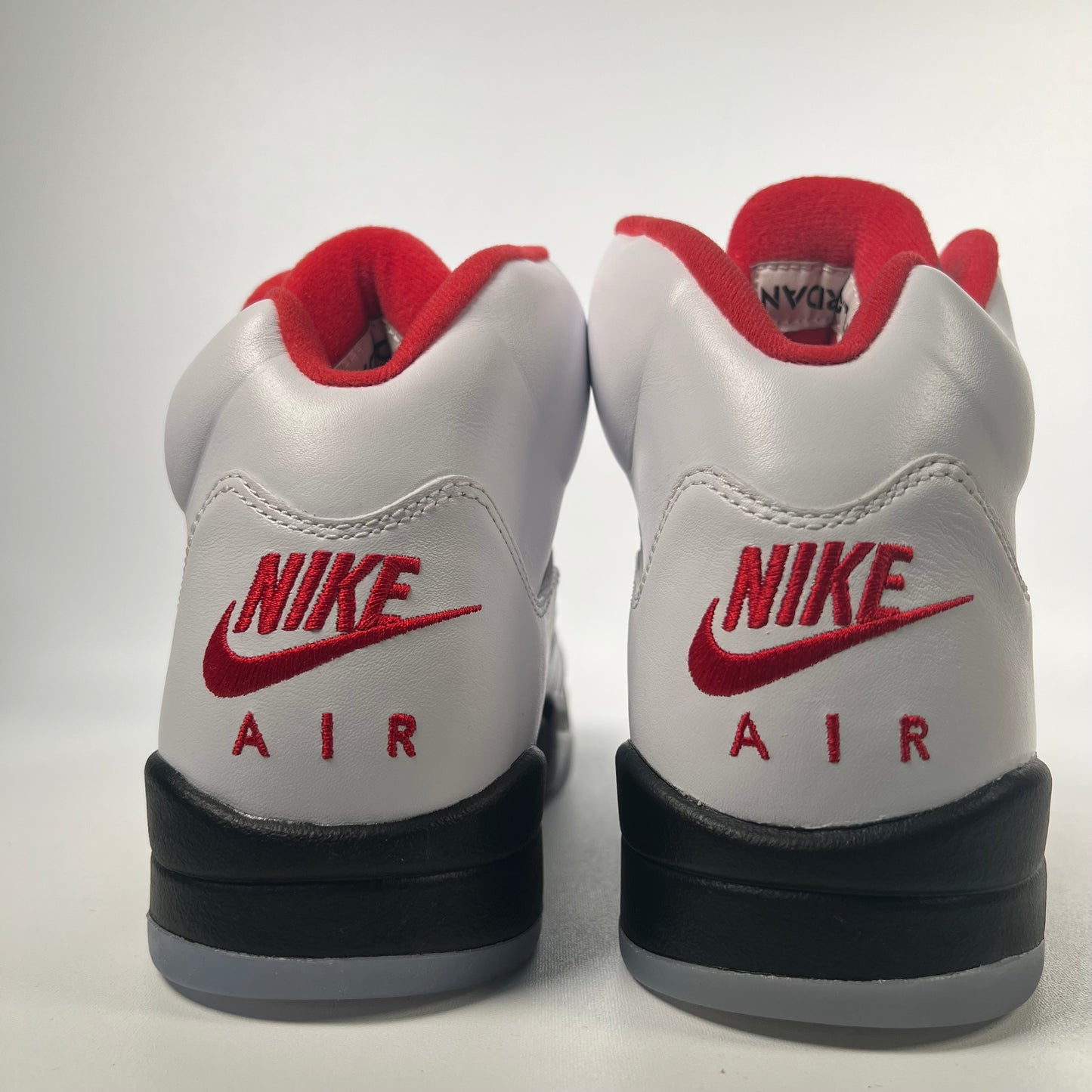 Jordan 5 Fire Red Silver Tongue (2020) Size 8.5 NEW S18630