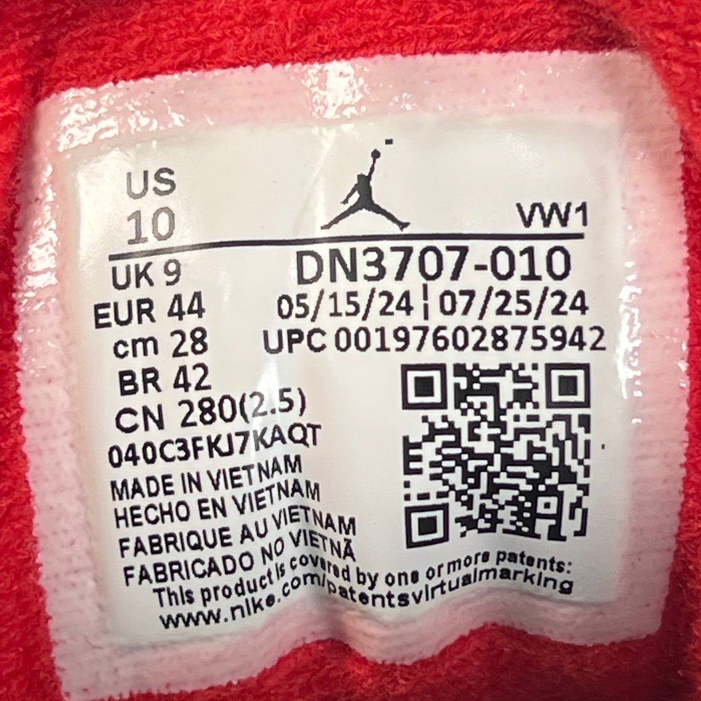 Jordan 3 Black Cement (2024) Size 10 USED s22256