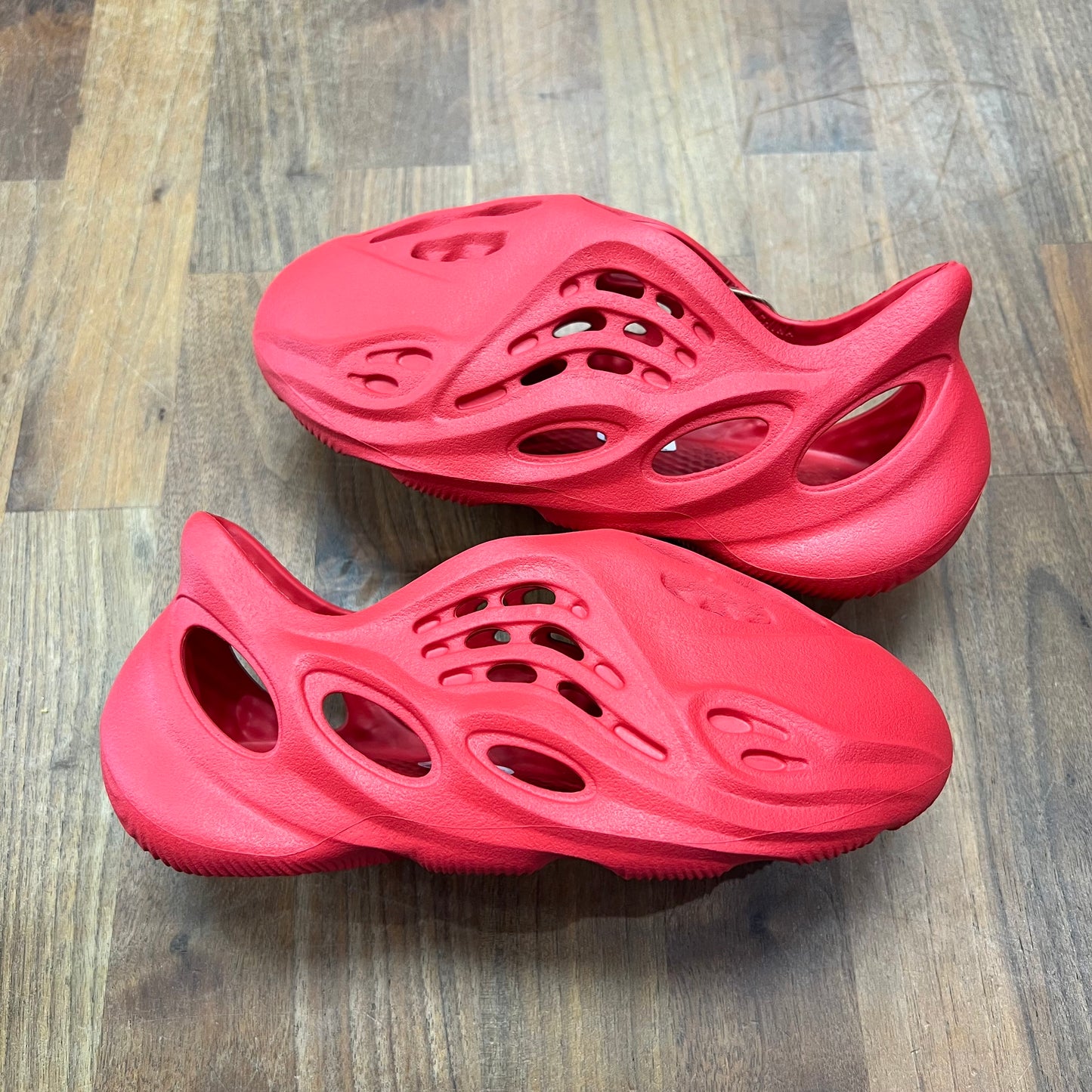 Yeezy Foam Runner Vermillion (Kids) Size 13K NEW s16419