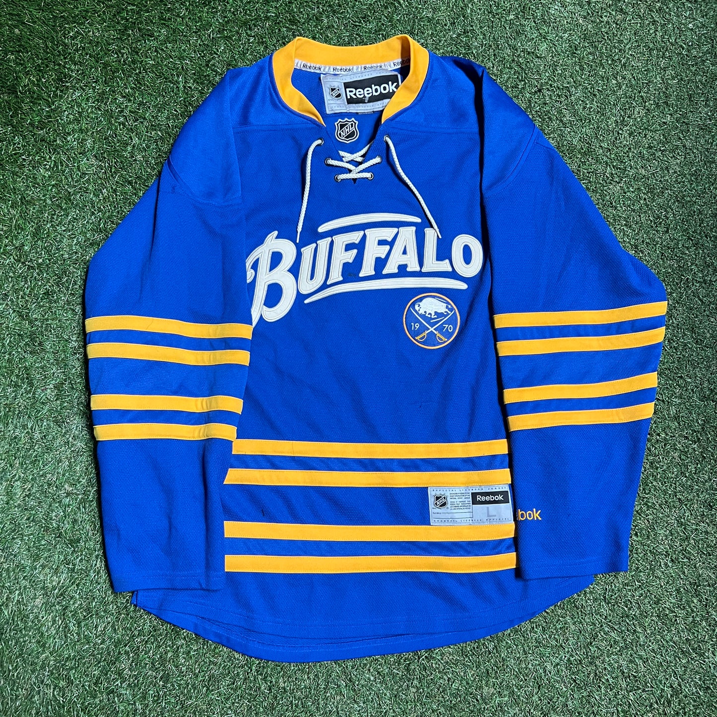 Reebok NHL Buffalo Blue Hockey Jersey Size Large USED v16025
