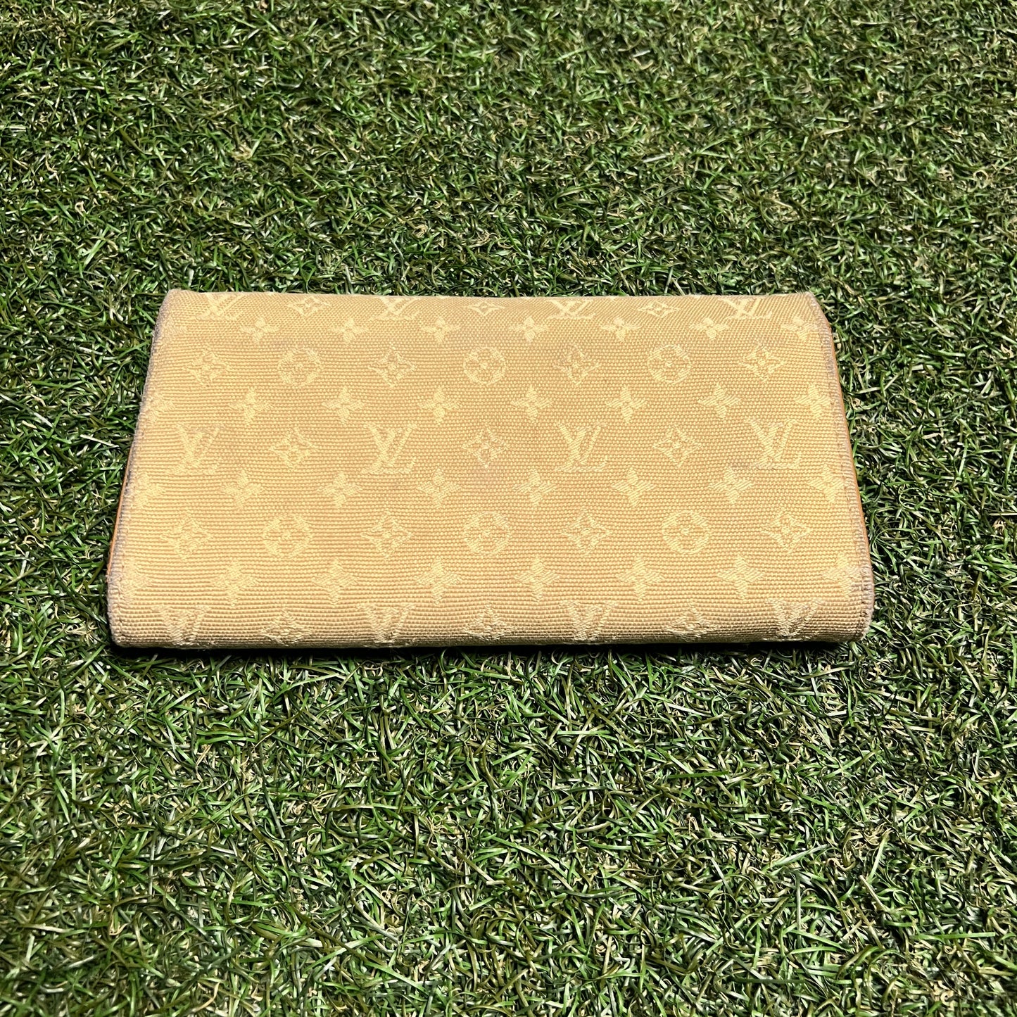 1990s Louis Vuitton Cream Mini Lin Interational Wallet USED x13976