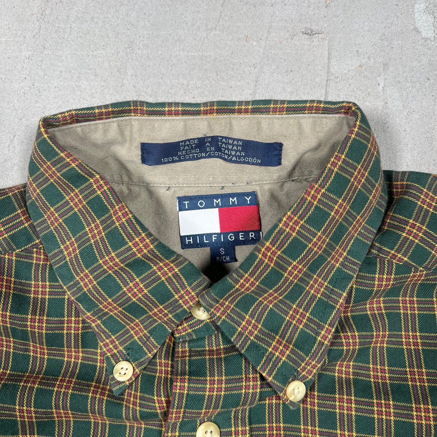 1990s Tommy Hilfiger Green/Red Plaid Button Up Size Small USED v19302