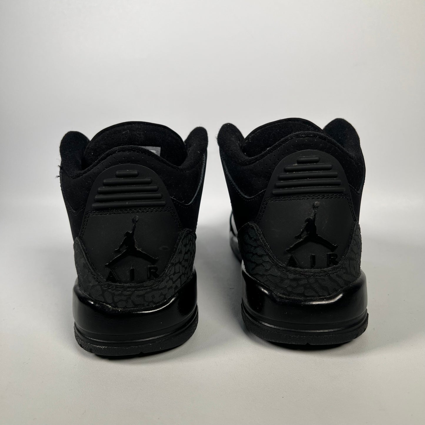 Jordan 3 Black Cat (2025) Size 5Y USED s18533