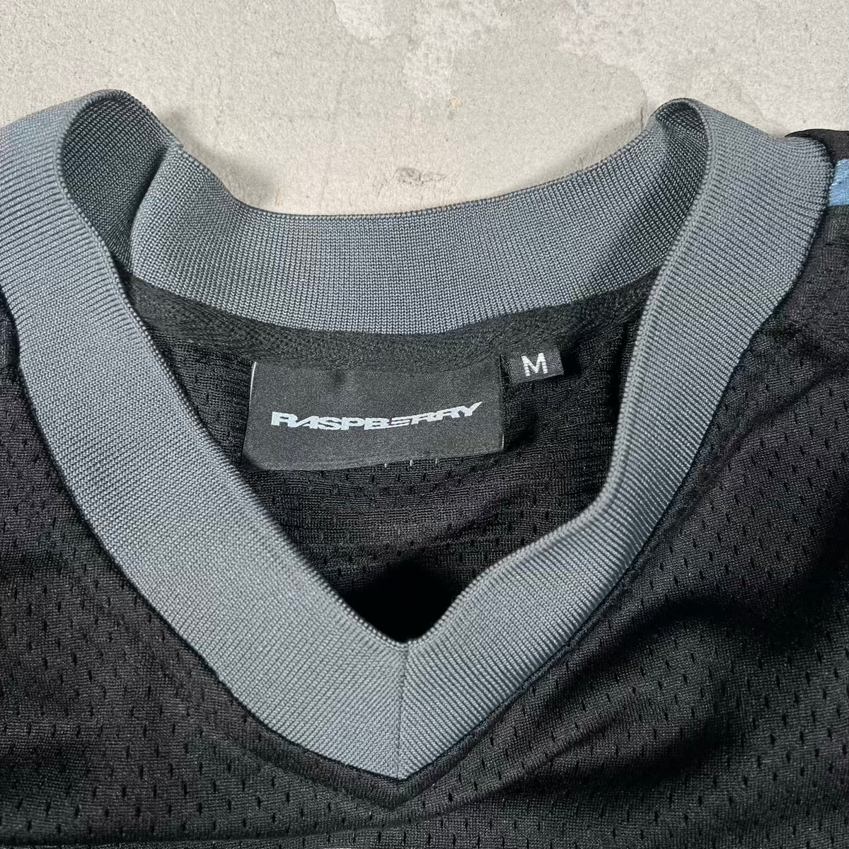GV Gallery Raspberry Hills R Sport Black Jersey Size Medium USED x18791