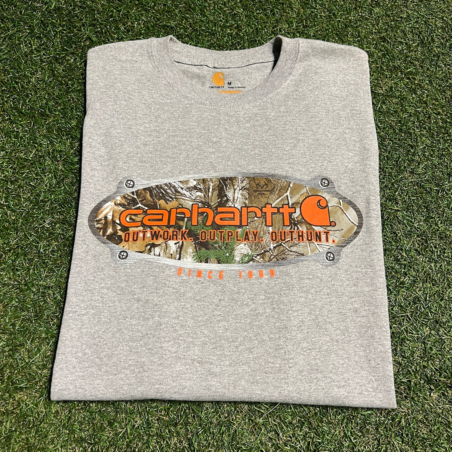 Carhartt "Outwork. Outplay. Outhunt" Grey Tee Size Medium USED x14144
