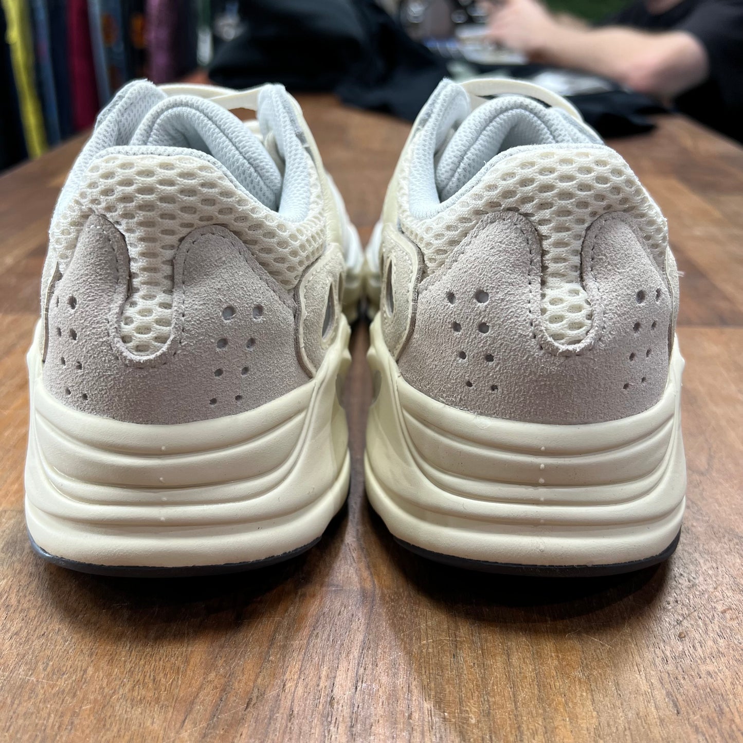 Yeezy 700 Analog Size 5.5 NEW s17350