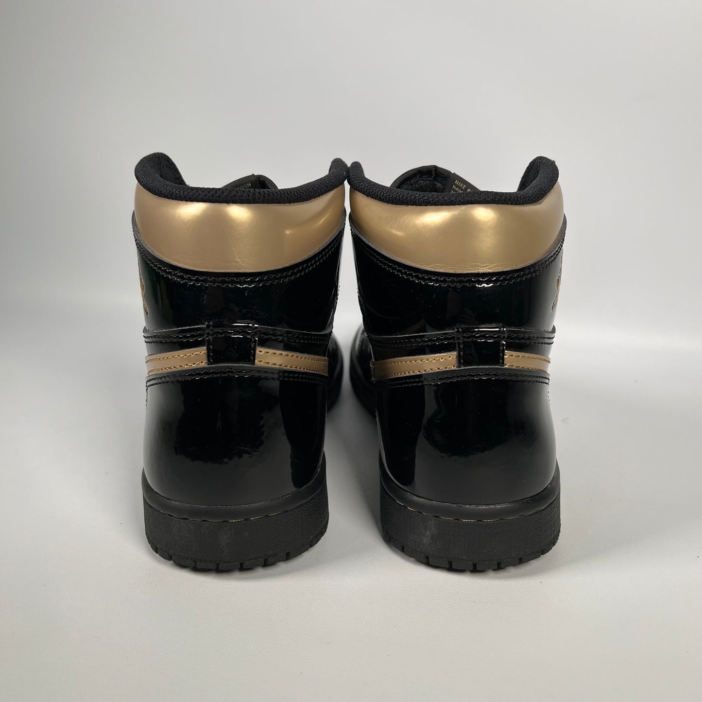 Jordan 1 High Black Metallic Gold (2020) Size 7.5 USED s17726