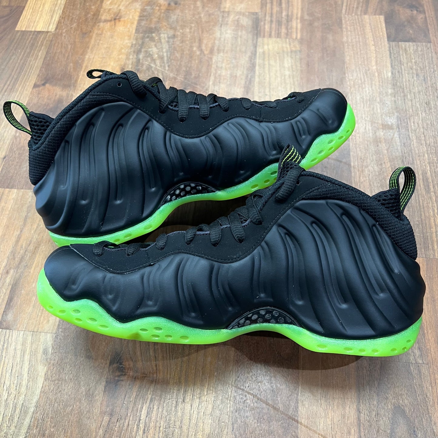 Nike Air Foamposite One Black Volt Size 9 NEW S17244