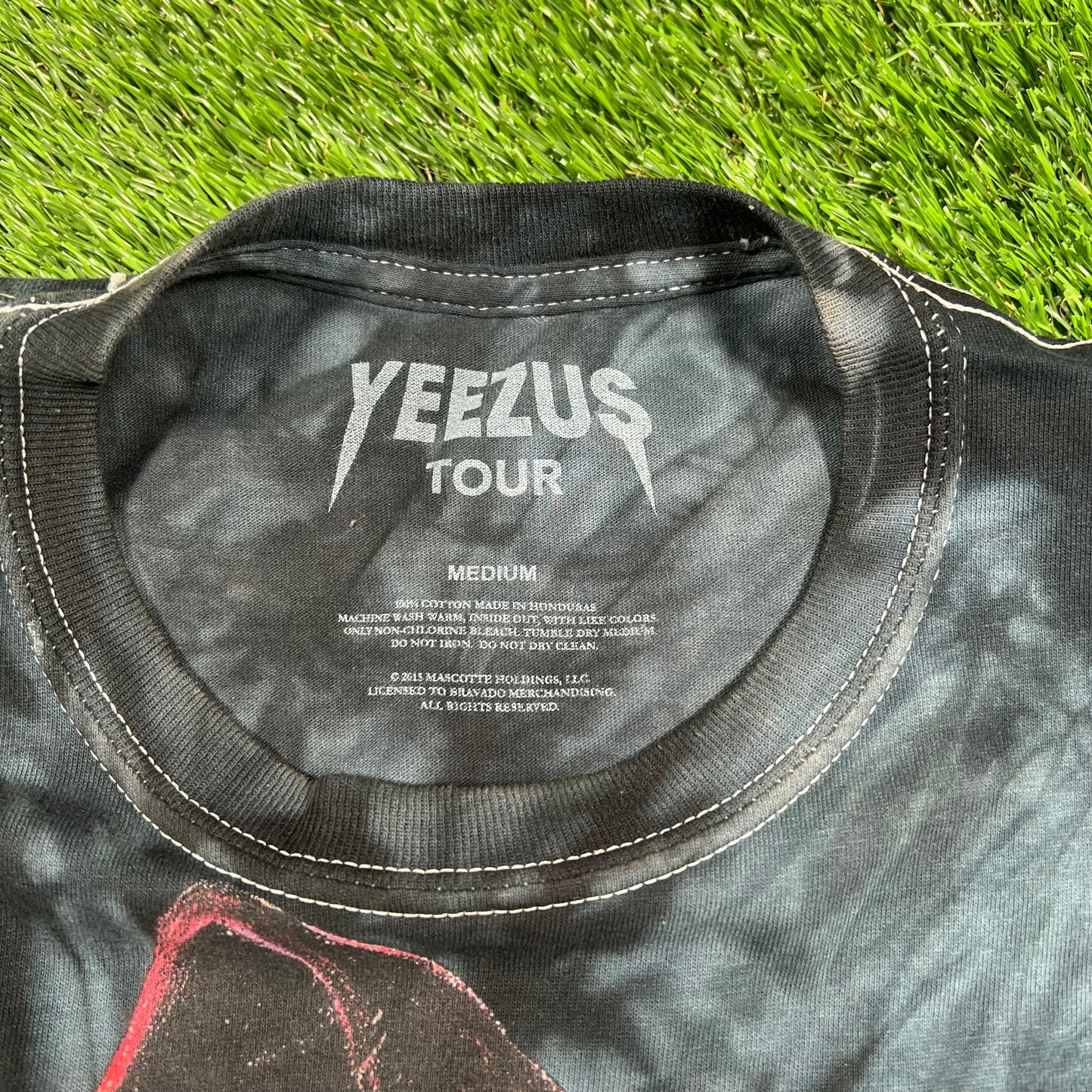 Yeezus Reaper Tour Tee Size Medium USED x14449