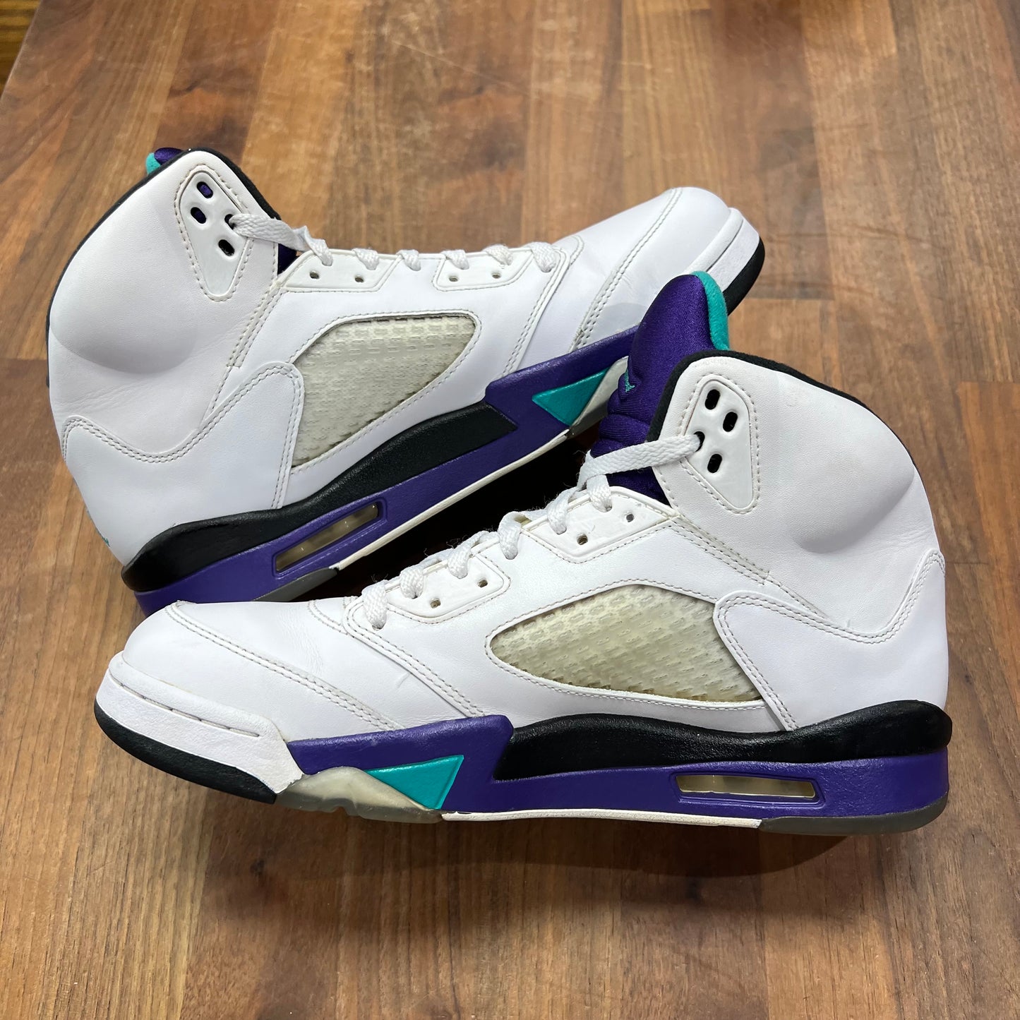 Jordan 5 Grape Size 10 Used S16137