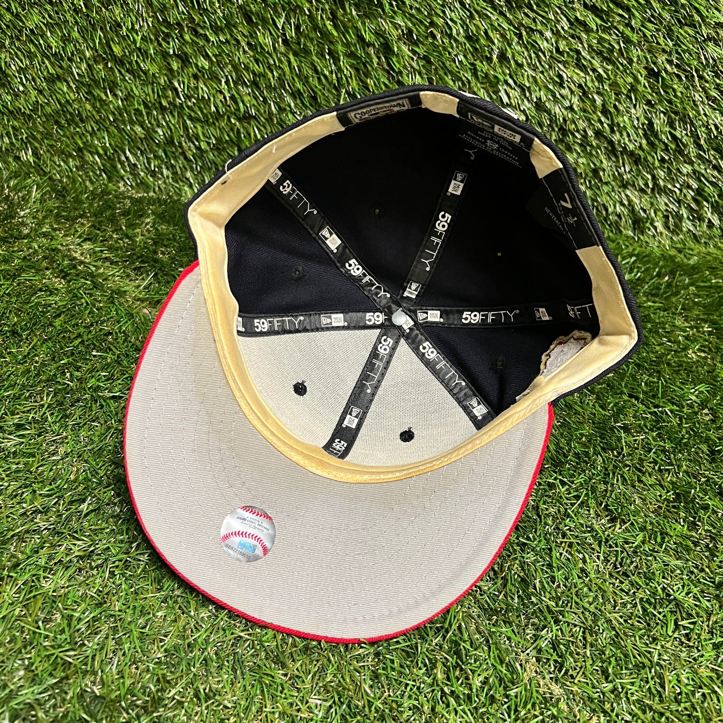 New Era Milwaukee Braves World Series Navy/Red Hat Size 7 1/2 USED v16011