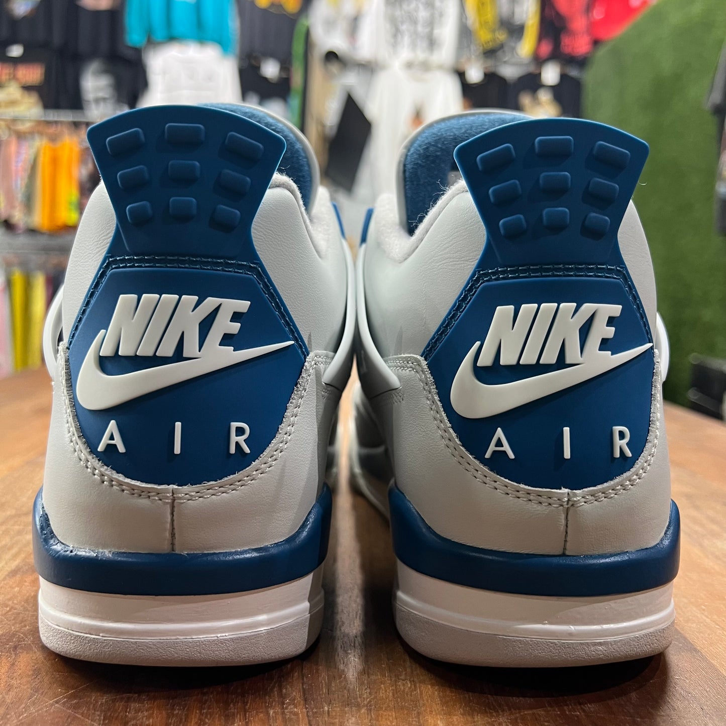 Jordan 4 Military Blue (2024) Size 9 USED s17147