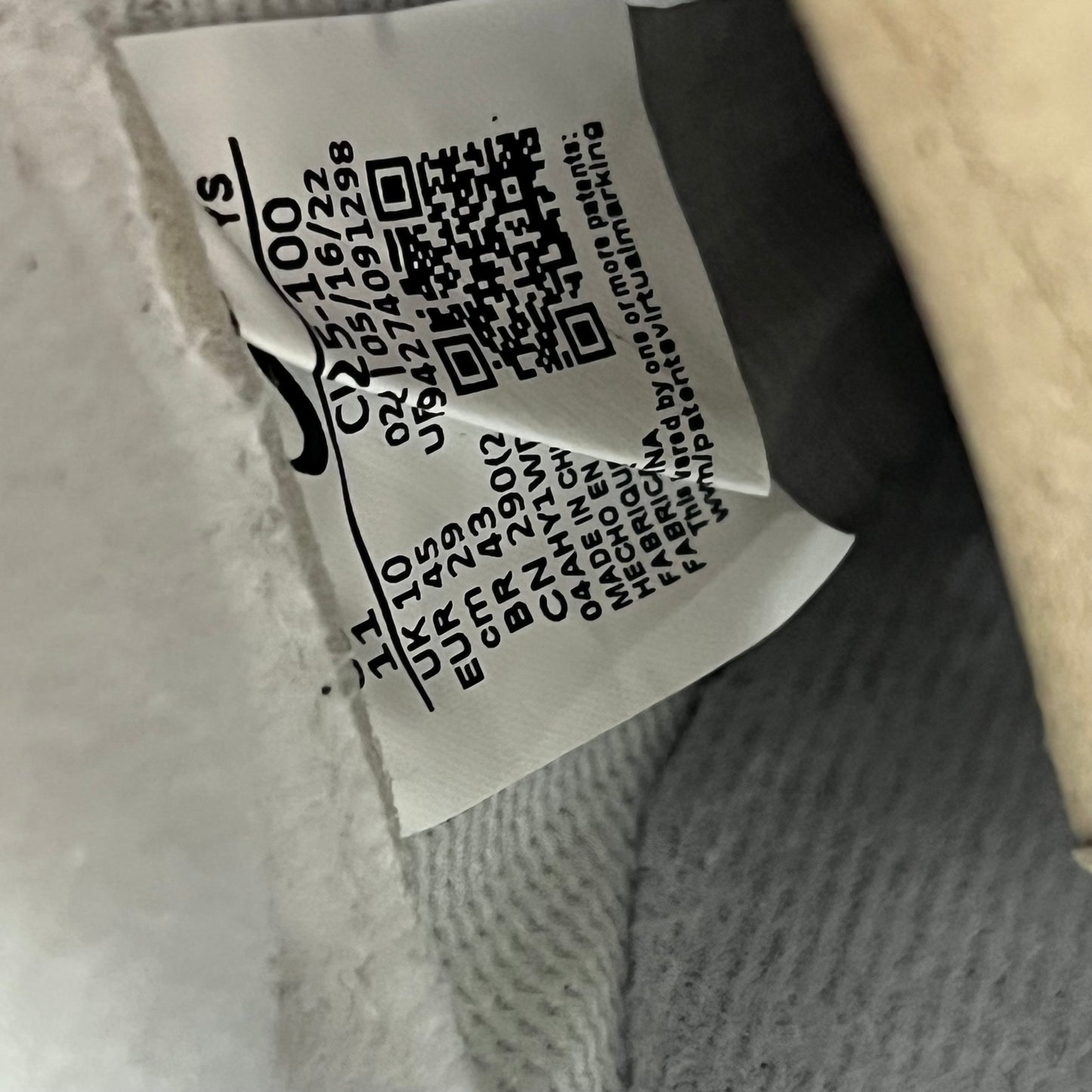 Nike Air Force 1 Low Supreme White (2020) Size 11 USED s22404