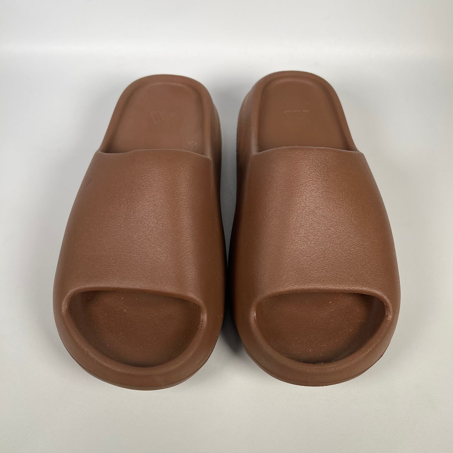 Yeezy Slide Flax (2022) Size 11 USED s17831