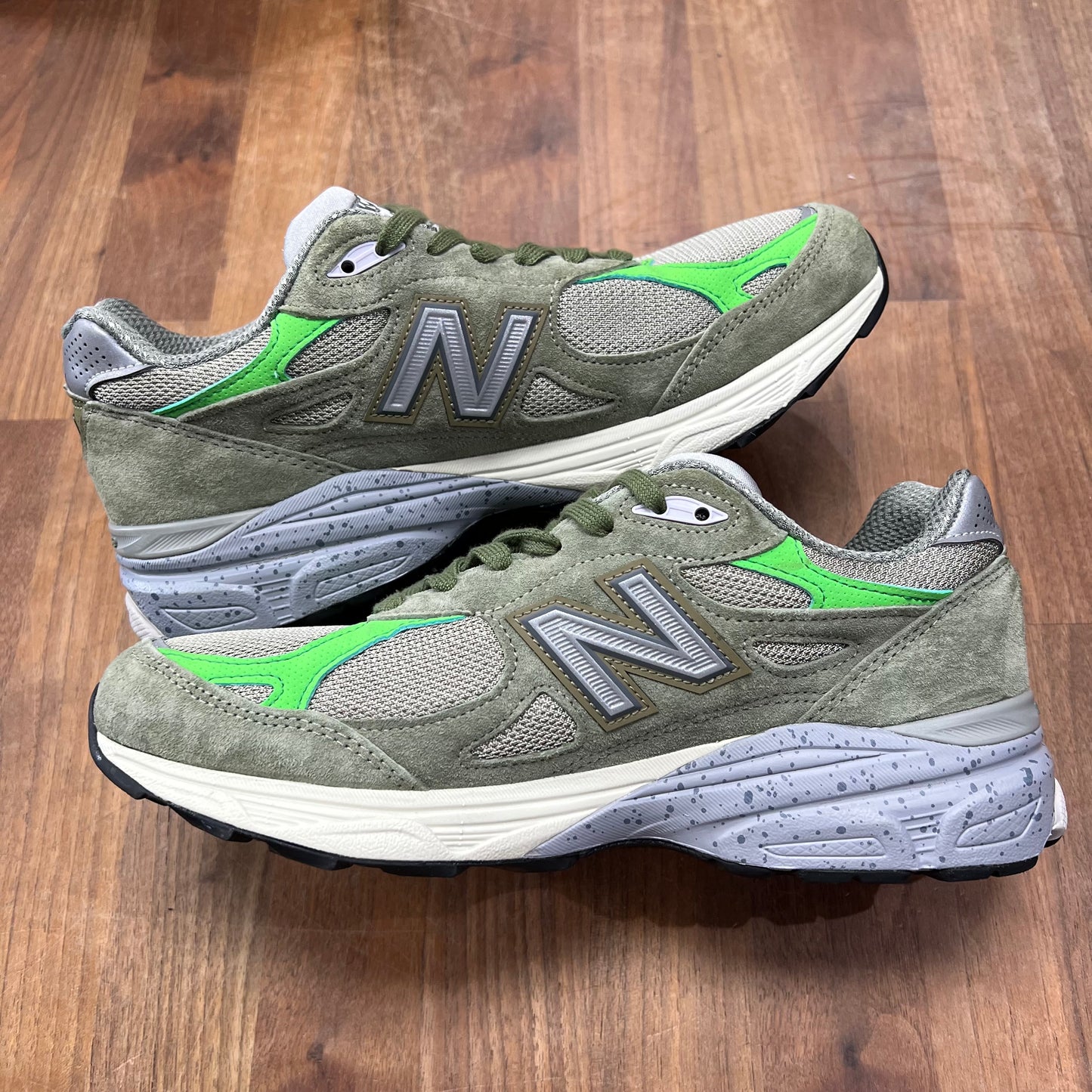 New Balance 990v3 MiUSA Patta Keep Your Family Close Size 8 USED s16953