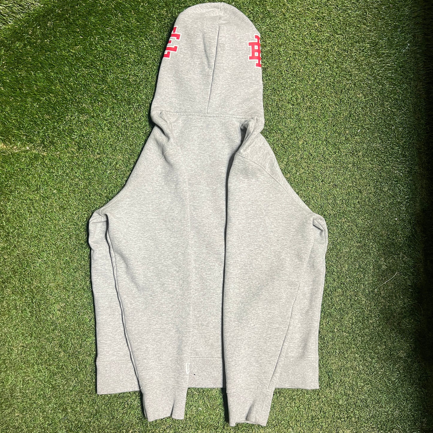 Eric Emanuel Chicago Bulls Pull Over Grey Hoodie Size Large USED x14045