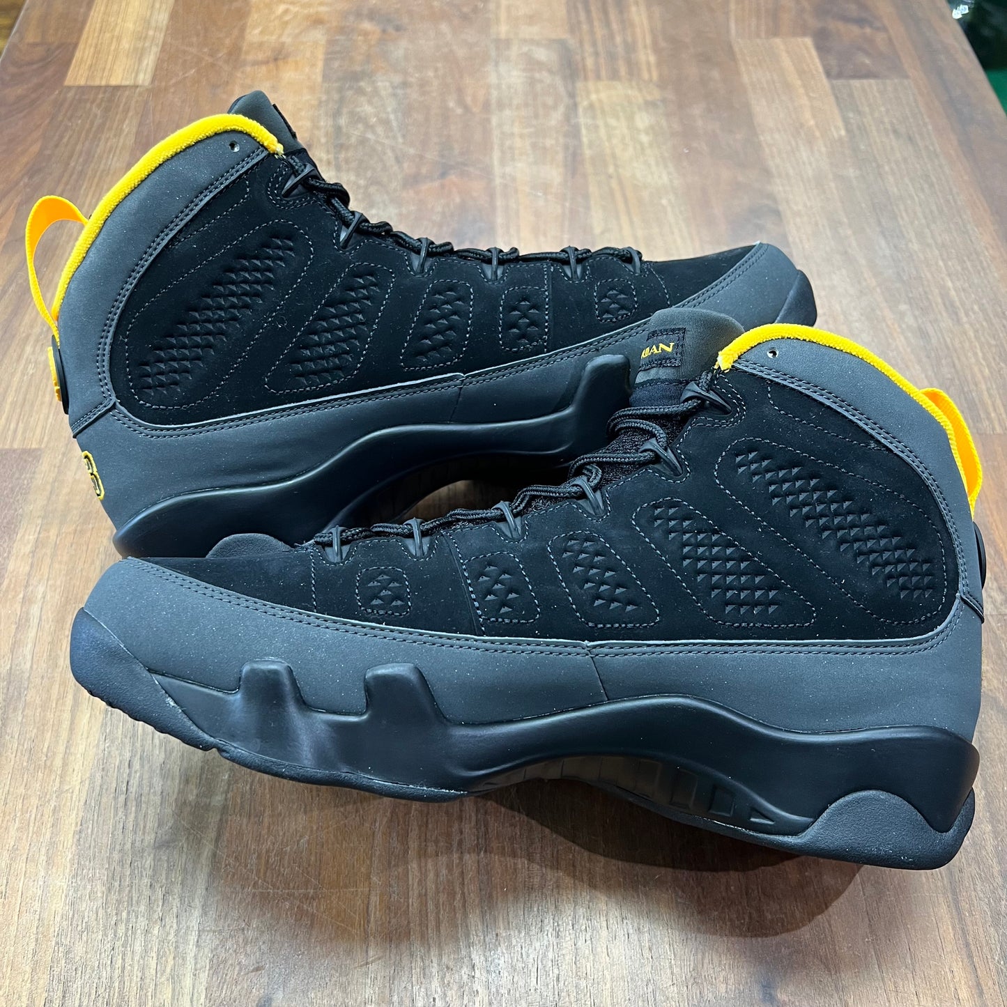 Jordan 9 Dark Charcoal University Gold Size 10 NEW s16929