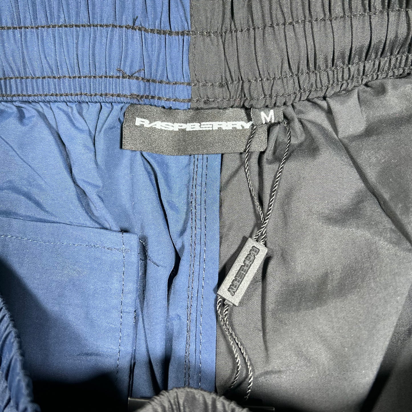 GV Gallery Raspberry Hills Navy Blue/Black Track Pants Size Medium NEW x14939