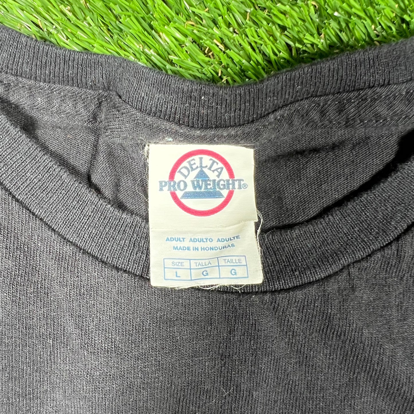 Y2K Family Guy "Freakin Epic" Black Tee Size Large USED v16861