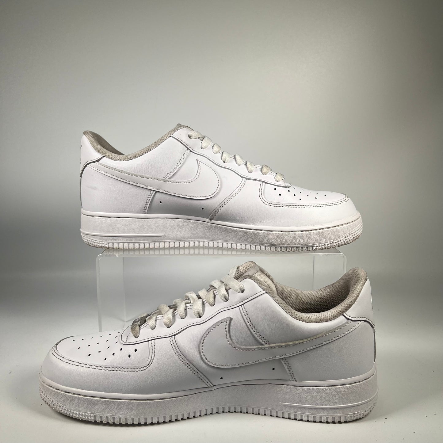 Nike Air Force White (2022) Size 11 USED S18910