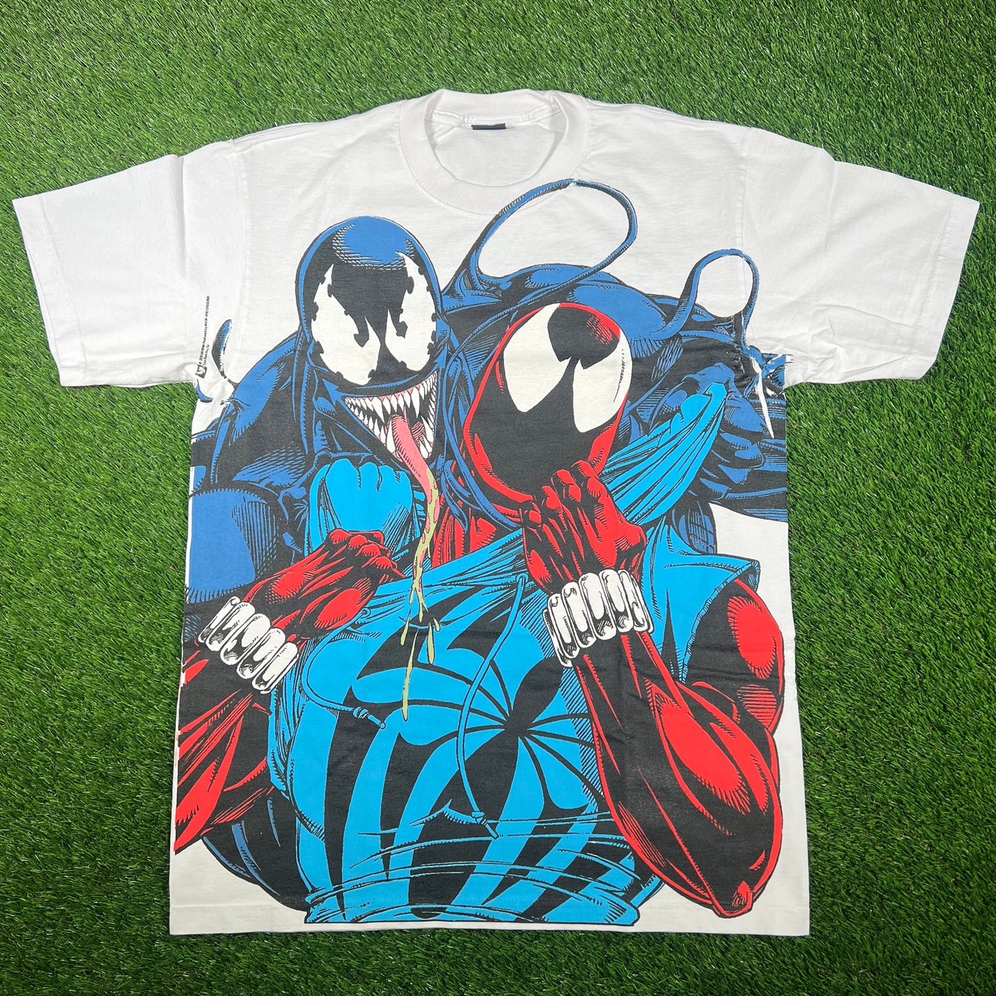 Mask and Disguise M.A.D. Marvel "Spiderman vs. Venom" AOP White Tee Size Large USED v17082