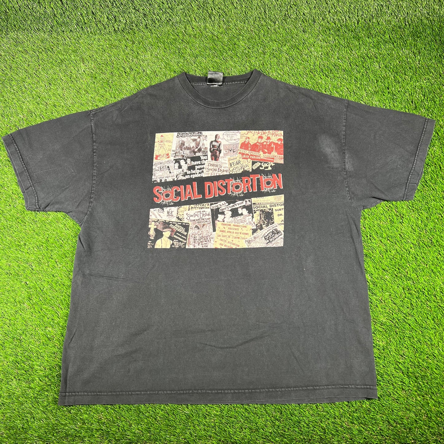 2000s Social Distortion Newspaper Clippings Black Tee Size XXL USED v16808