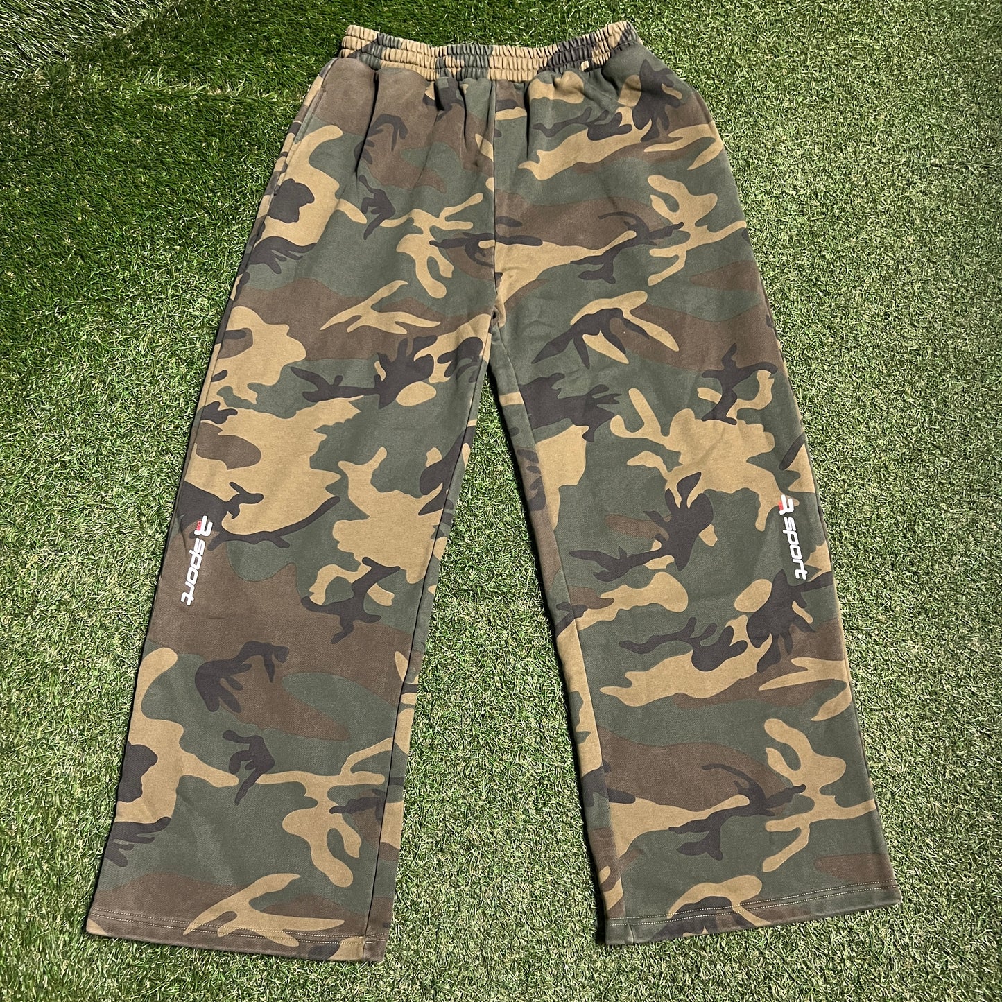GV Gallery Raspberry Sport Camo Sweatpants Size Large NEW x13755