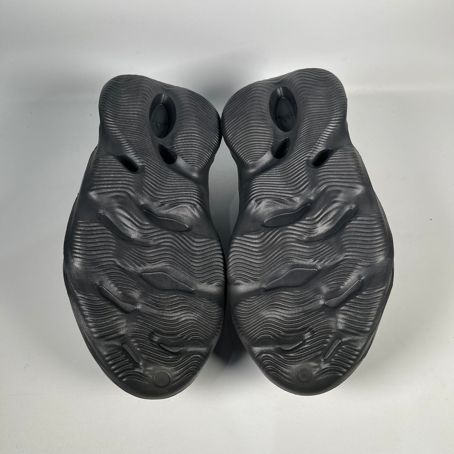 Yeezy Foam Runner Onyx (2024) Size 10 NEW S18485