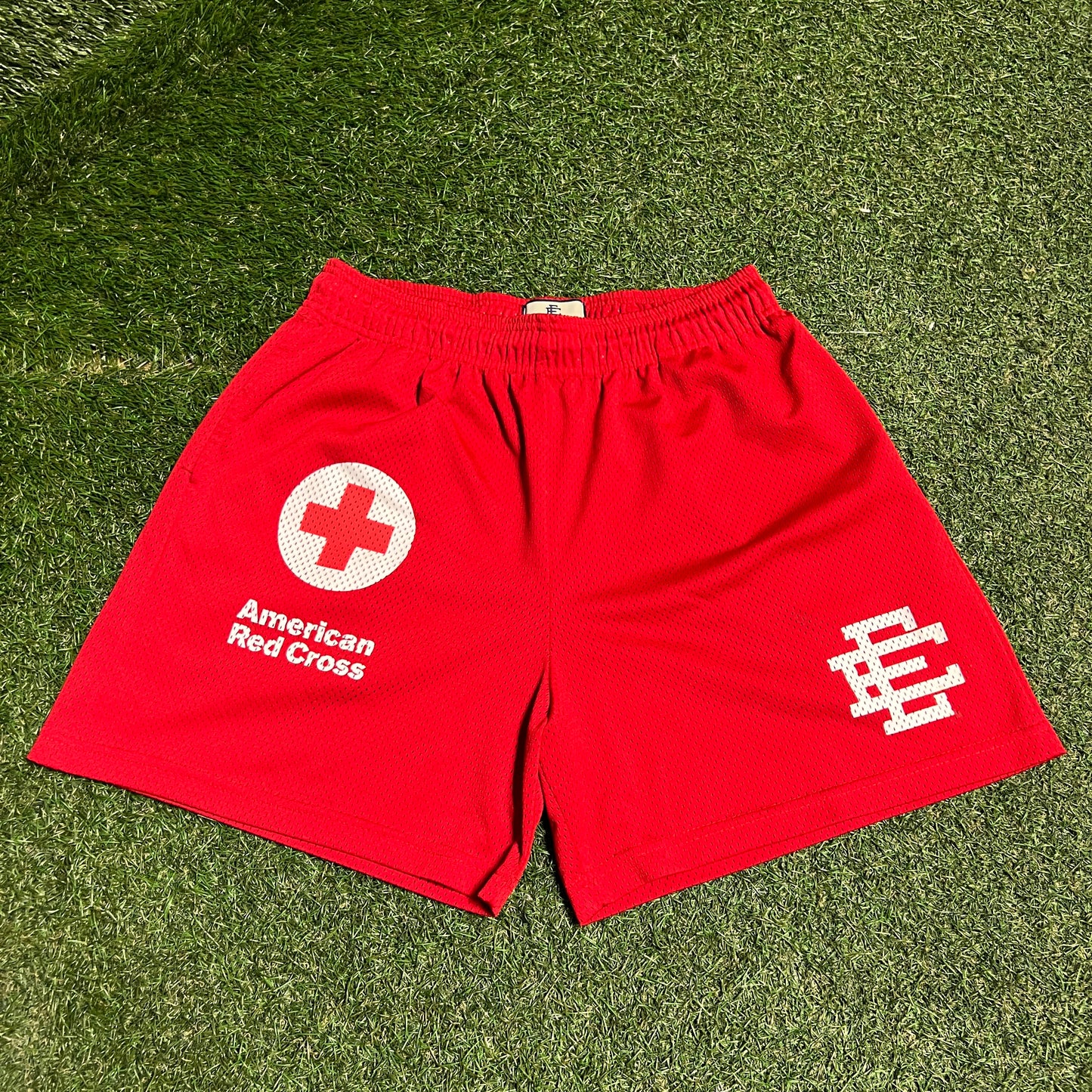 Eric Emanuel White Logo Red American Red Cross Shorts Size XL USED X14203