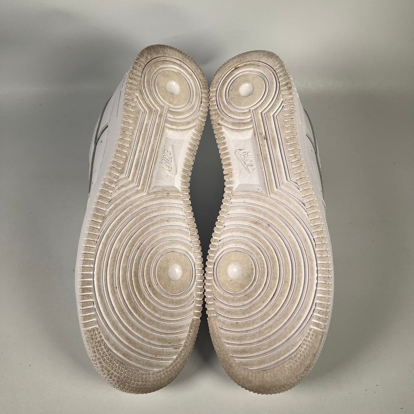 Nike Air Force White (2022) Size 11 USED S18910