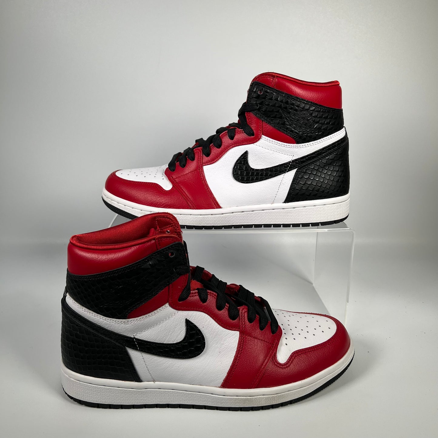 Jordan 1 High Satin Snake Chicag Size 7.5m / 9w USED s17727
