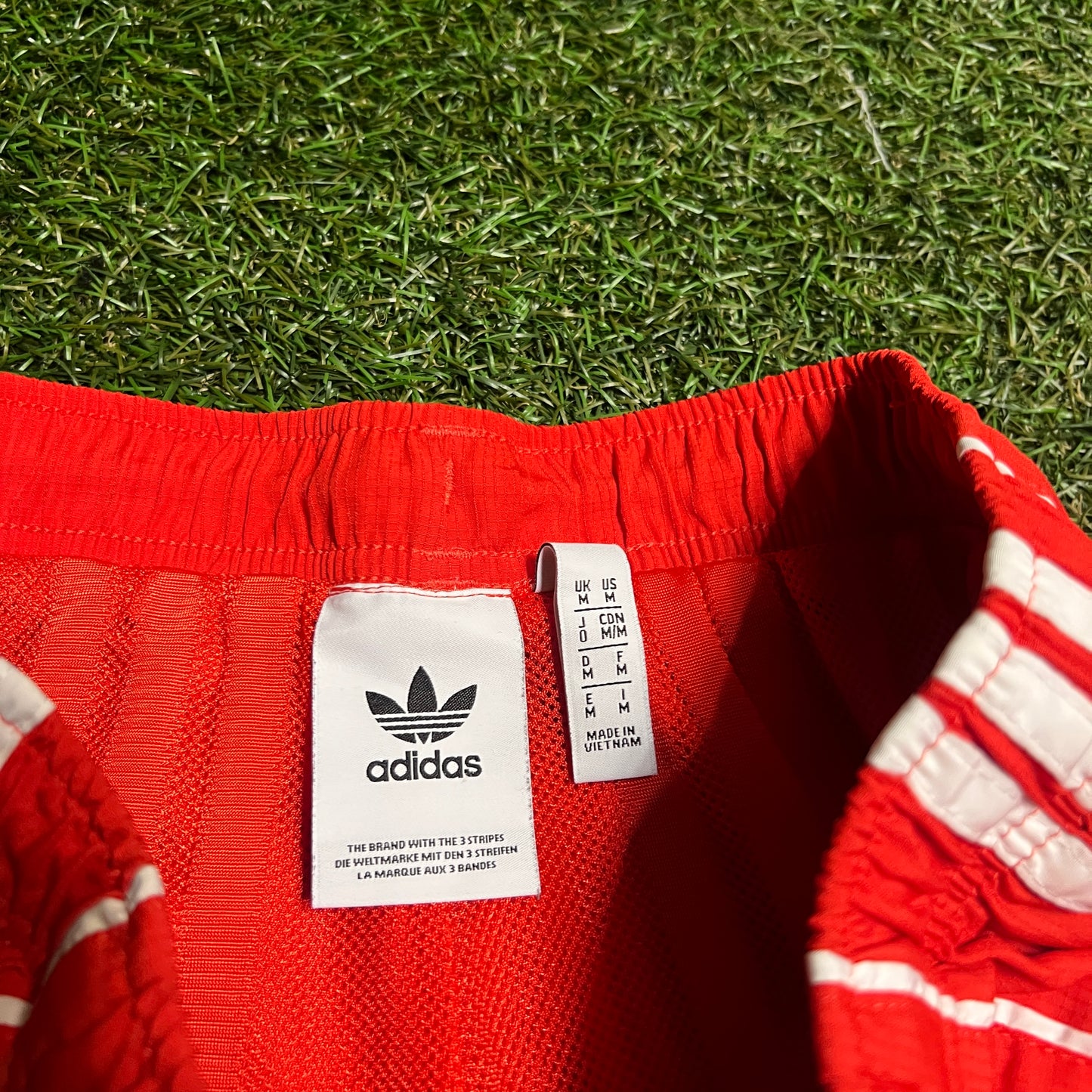 Adidas Red 3 Stripe Track Pants Size Medium USED v16437