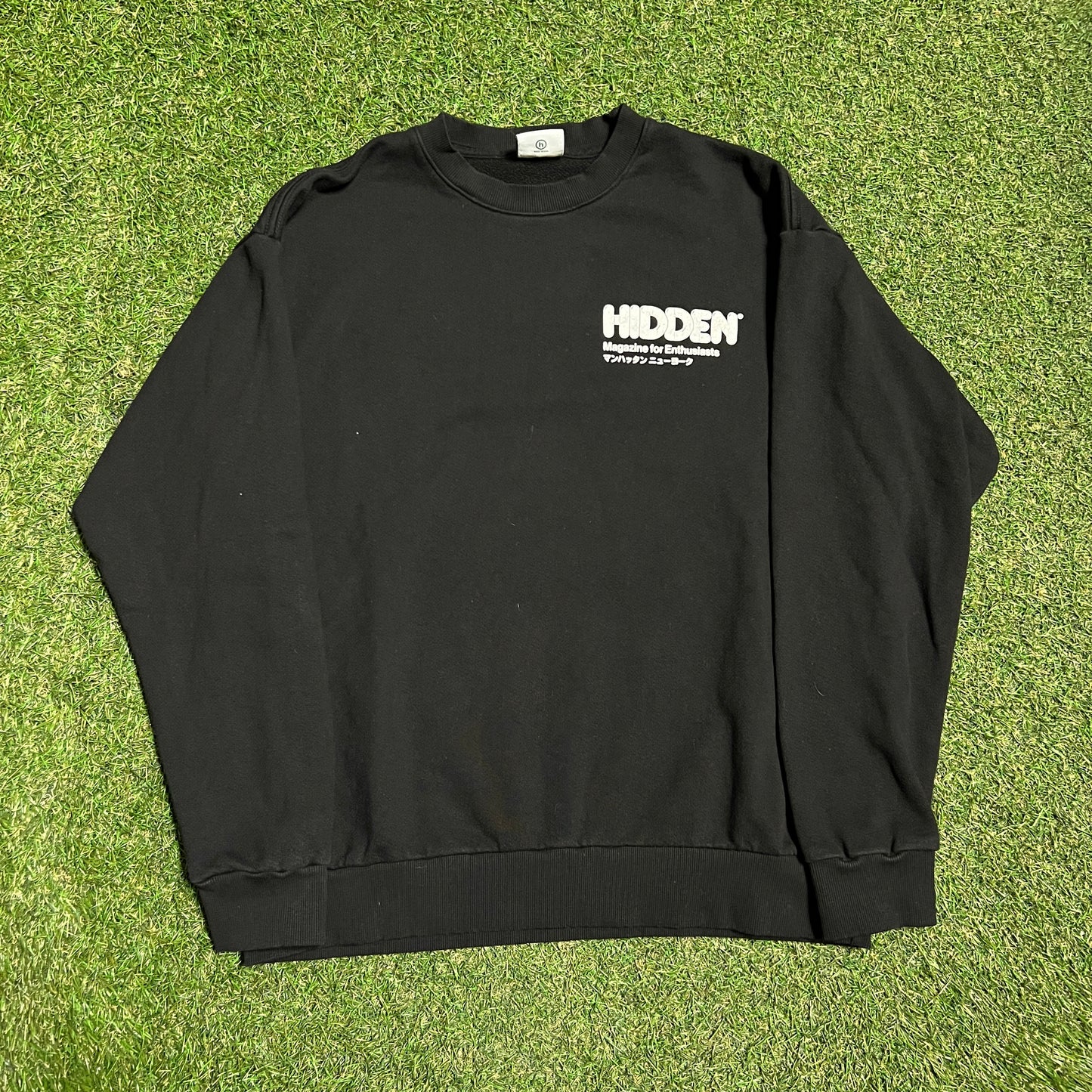 Hidden HY Magazine for Enthusiasts Black Crewneck Size Small USED x13495