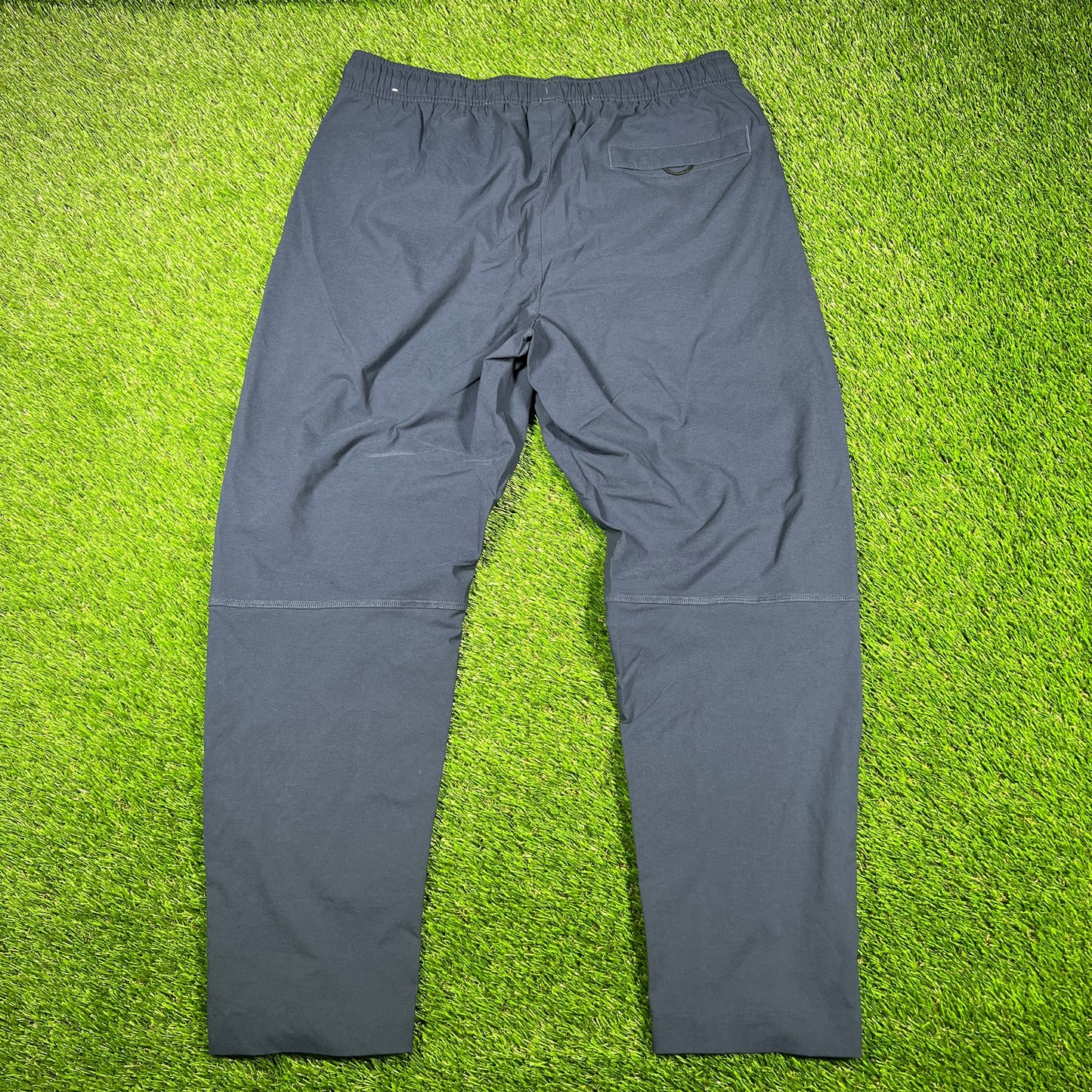 Nike Navy Nylon Windbreaker Pants Size Large USED v16991