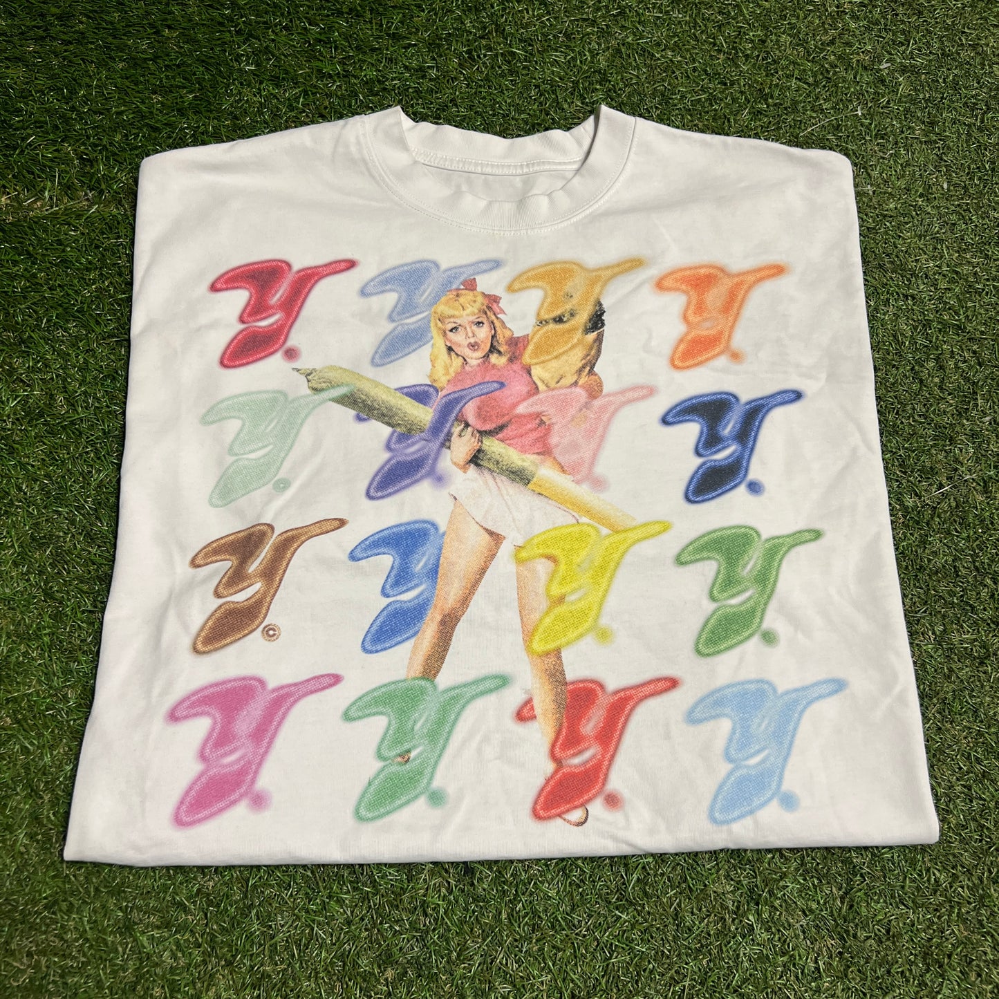 Yellyard War Ready White Tee Size Medium USED x14208