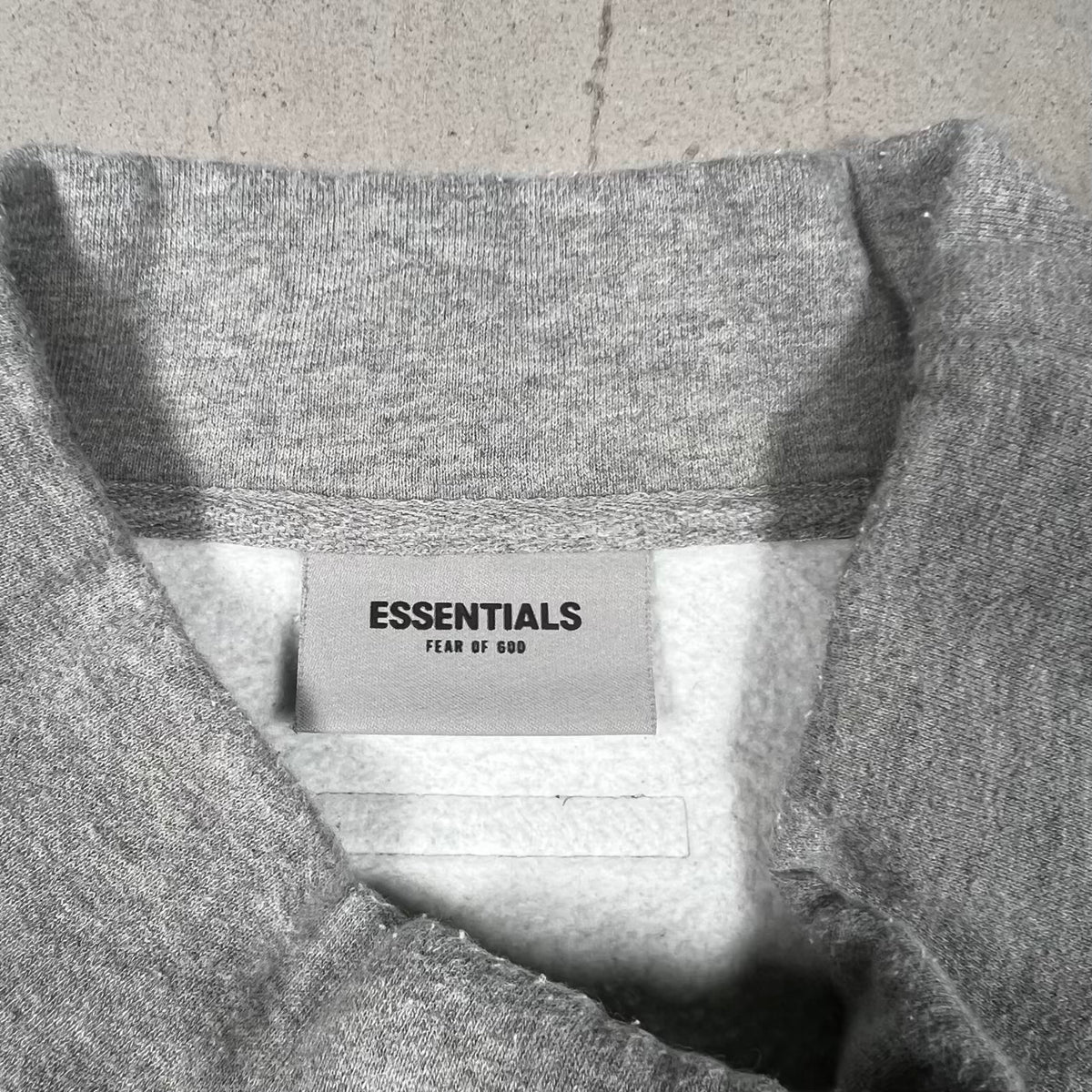 Essentials Fear of God FOG Grey Mockneck Crewneck Size Meidum USED x18901