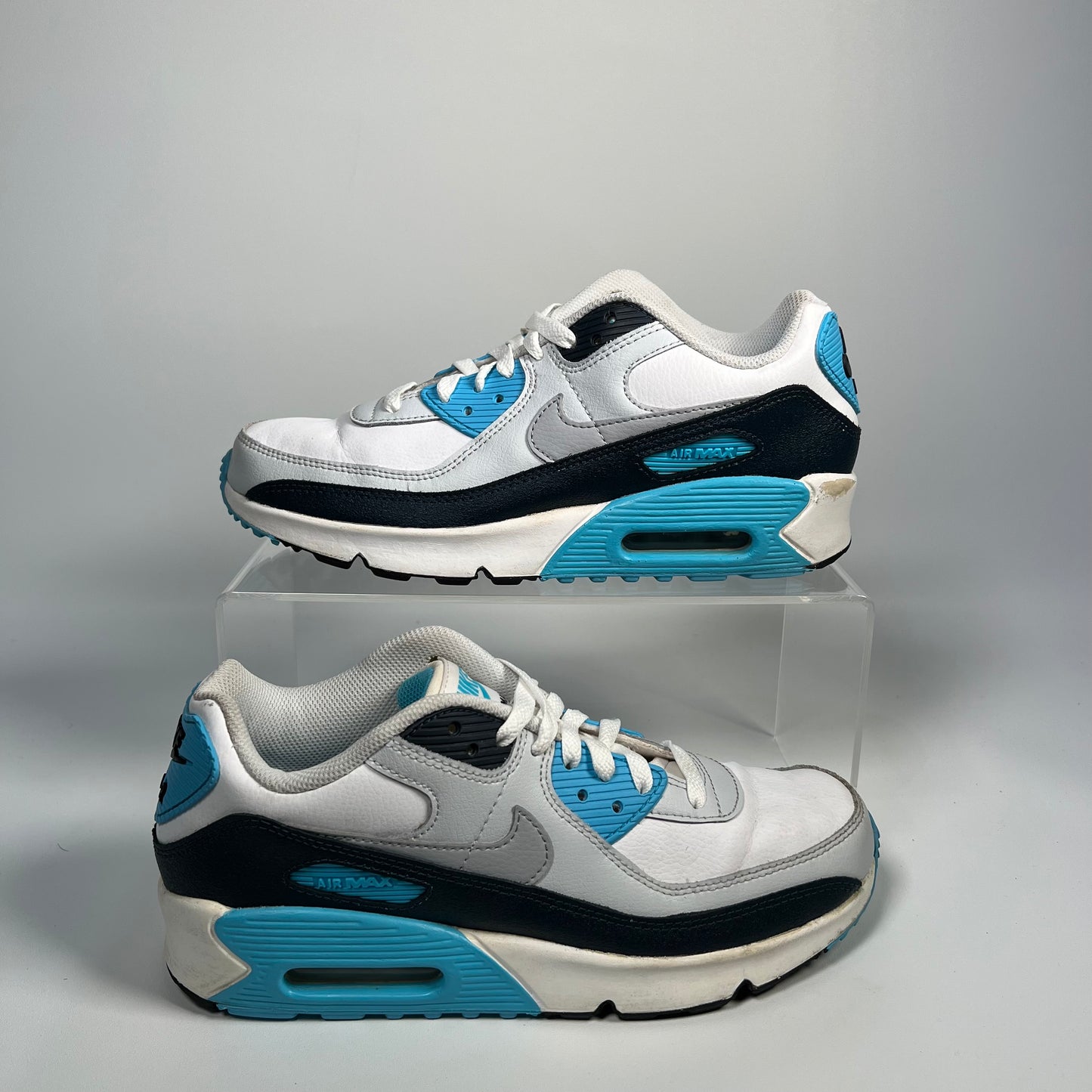 Nike Air Max 90 White Baltic Blue Armory Navy Wolf Grey (2024) Size 6.5y USED s17696