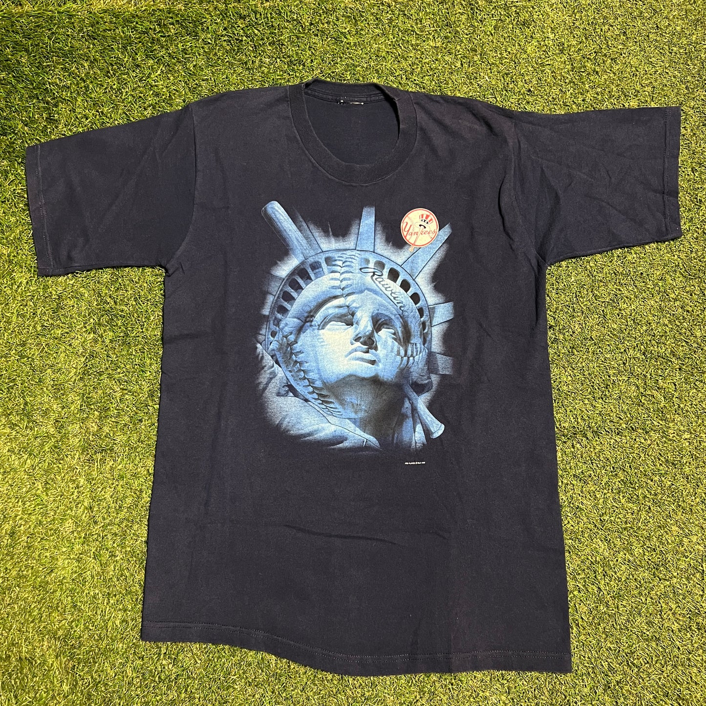1998 Yankees Rawlings Satue of Liberty Navy Tee Size Large USED v16208
