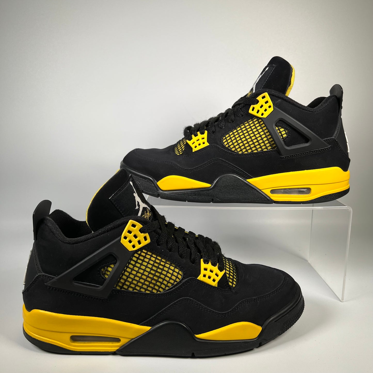 Jordan 4 Thunder (2023) Size 11 USED s18020
